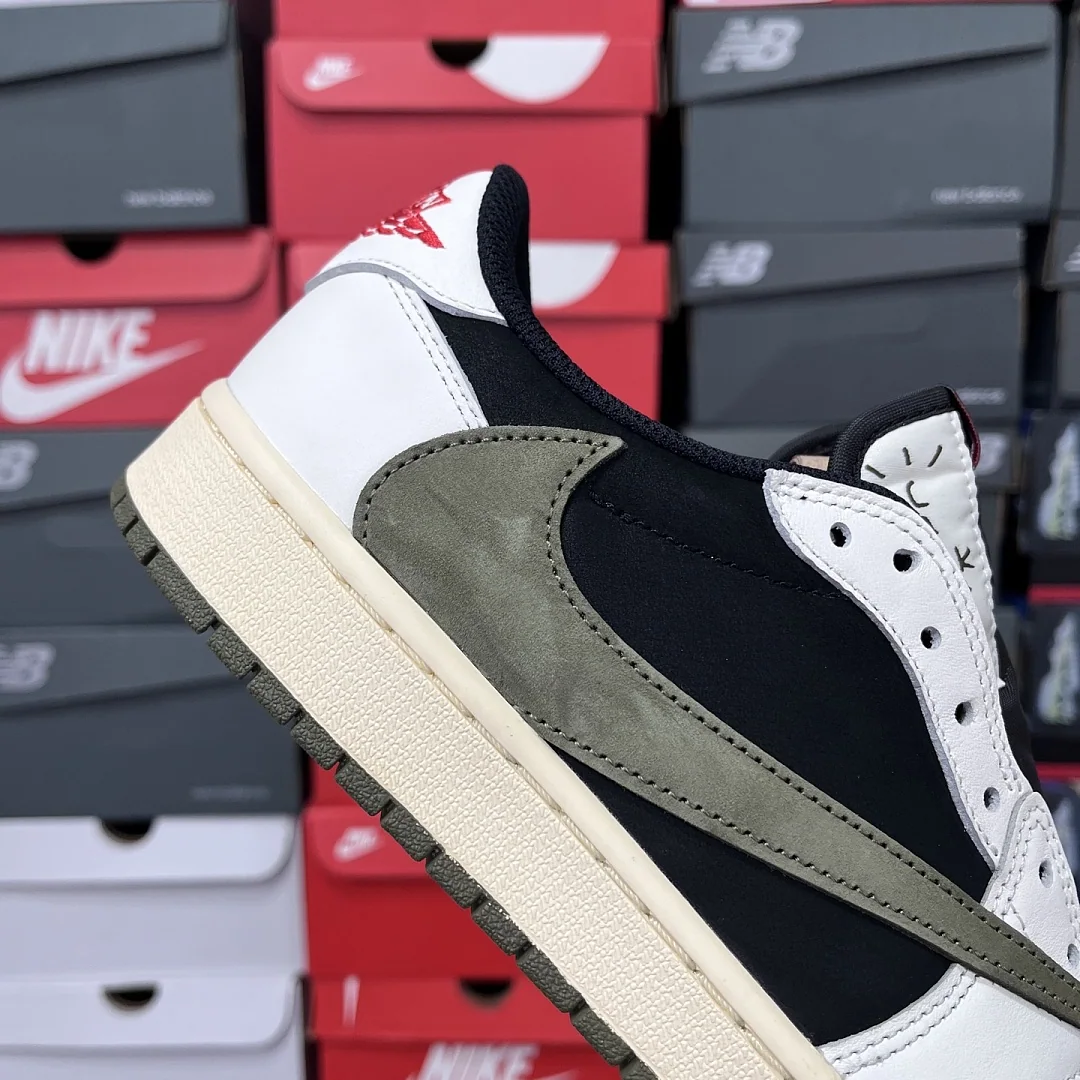 나이키 [FK] DZ4137-106 201833 Nike Travis Scott Olive 5.0 상세 이미지 2