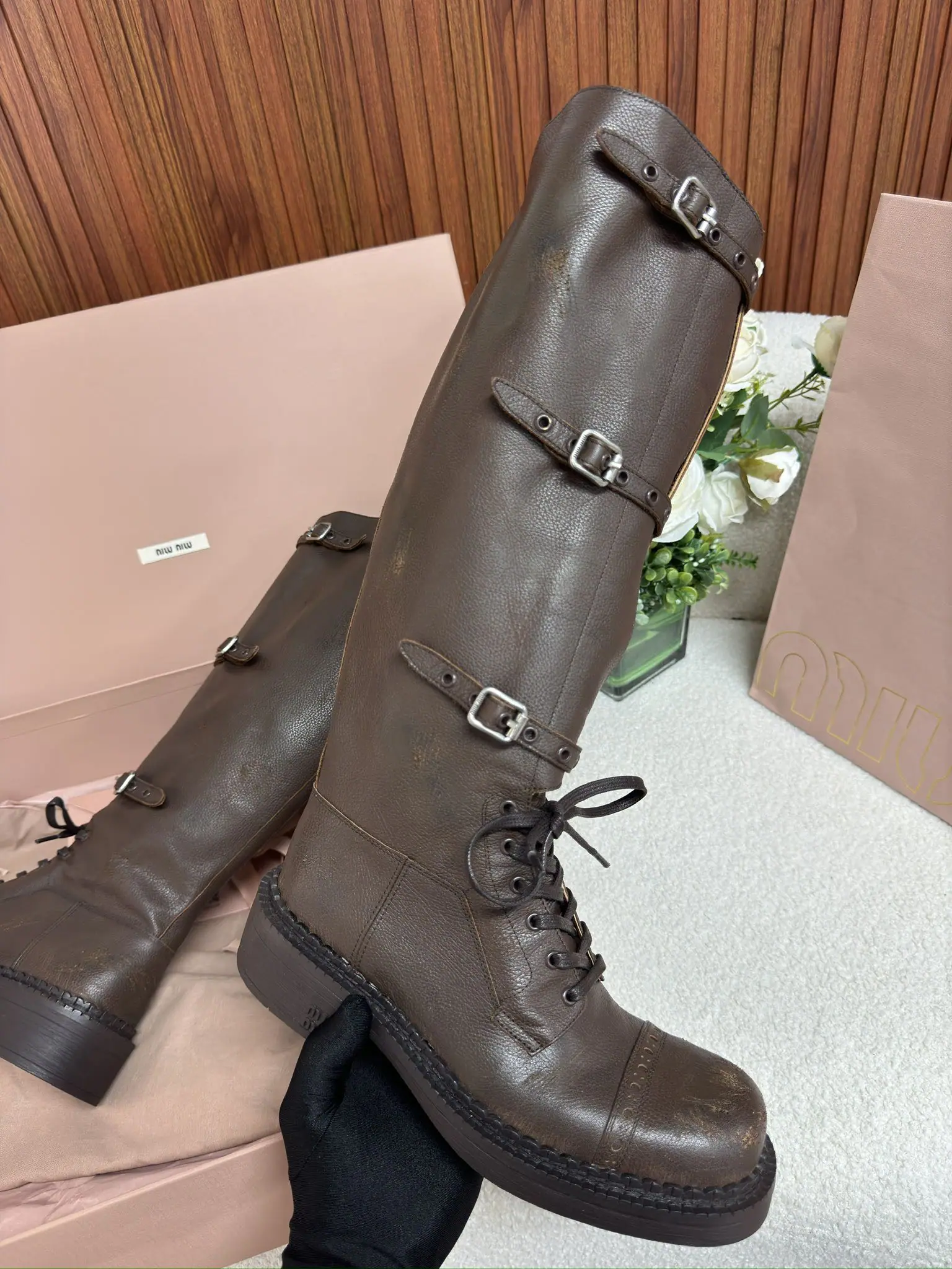 미우미우 24 FW 브라운 라이딩 부츠 상세 이미지 3