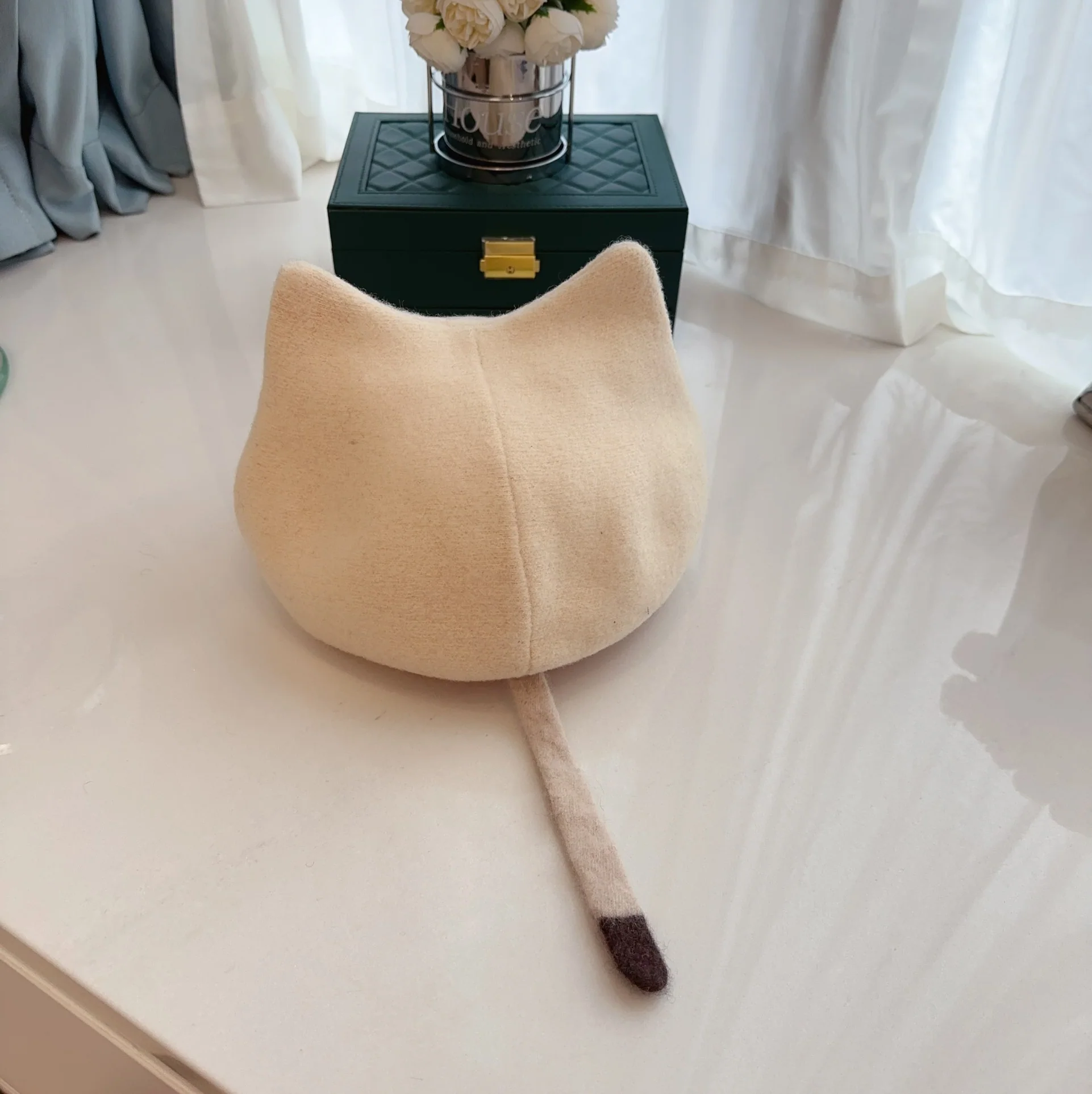 미우미우 모자 81077 Miu Miu Cap 상세 이미지 5