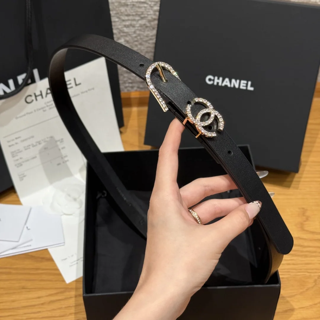 샤넬 더블 C 크리스탈 버클 가죽 벨트 상세 이미지 4
