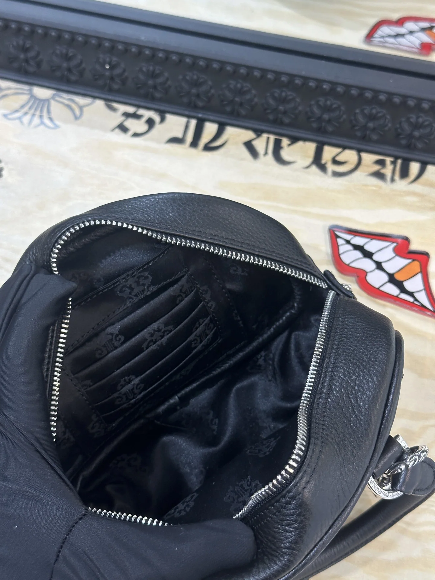 크롬하츠 925 실버 장식 보울링 가방 상세 이미지 6