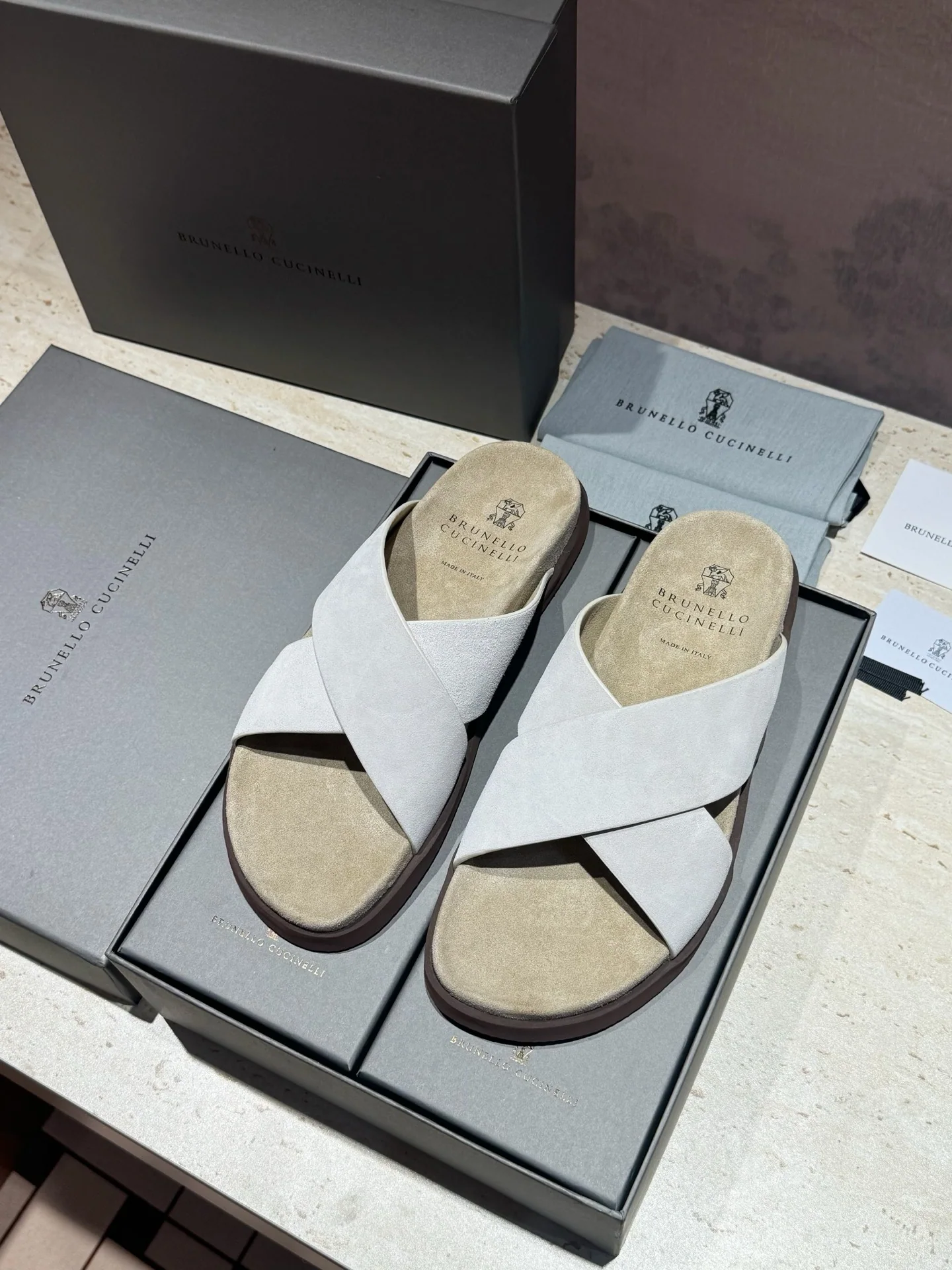브루넬로쿠치넬리 스웨이드 비치 샌들 상세 이미지 4