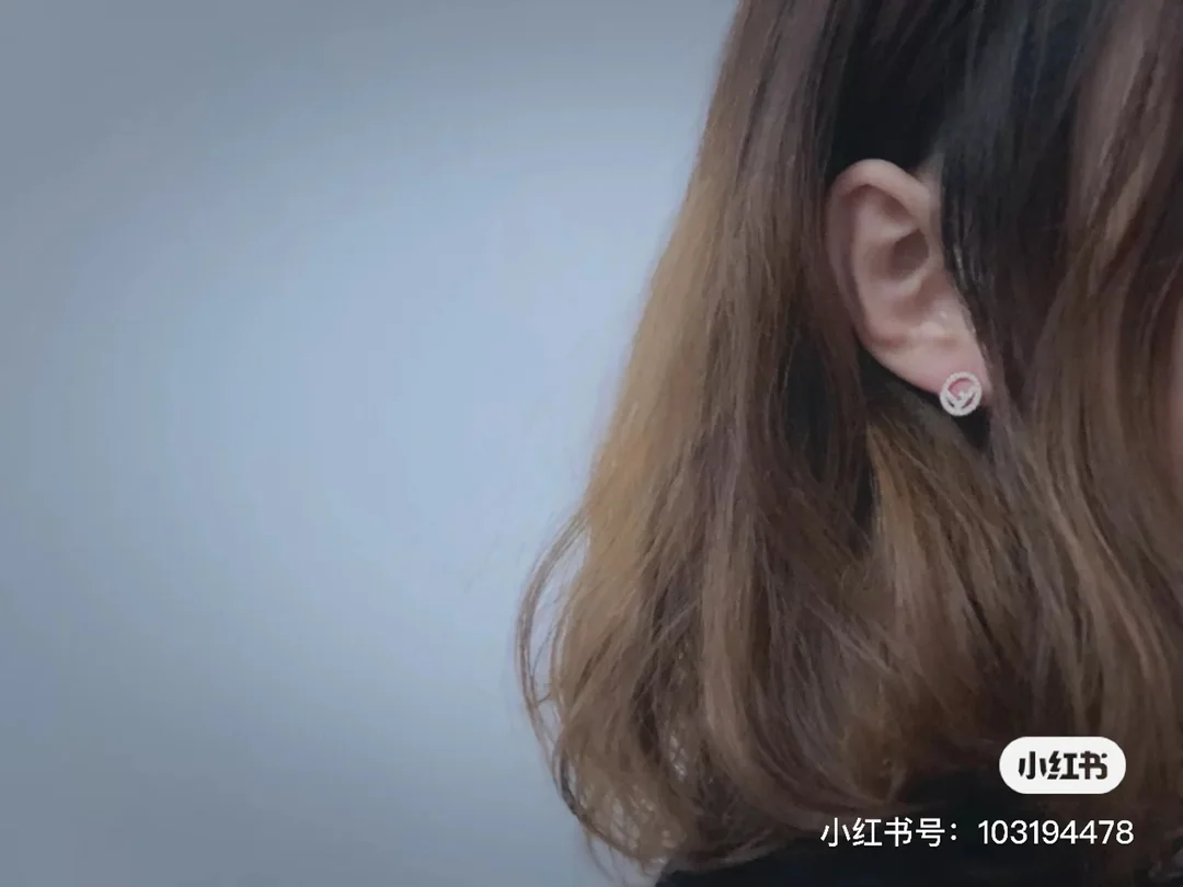펜디 심플 디자인한 귀걸이 상세 이미지 6