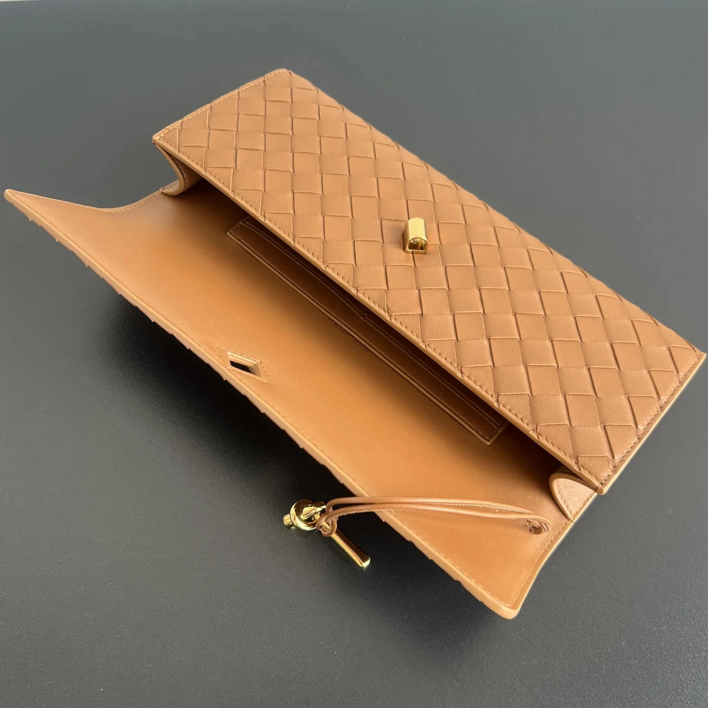 보테가베네타 인트레치오 램스킨 클러치백 741511 6048 상세 이미지 5