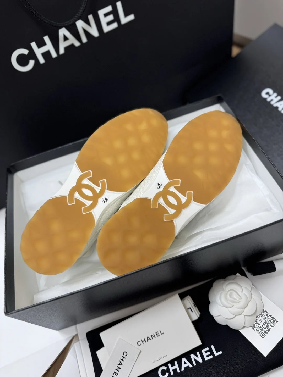 샤넬 더블 C 로고 트레이닝 슈즈 상세 이미지 8