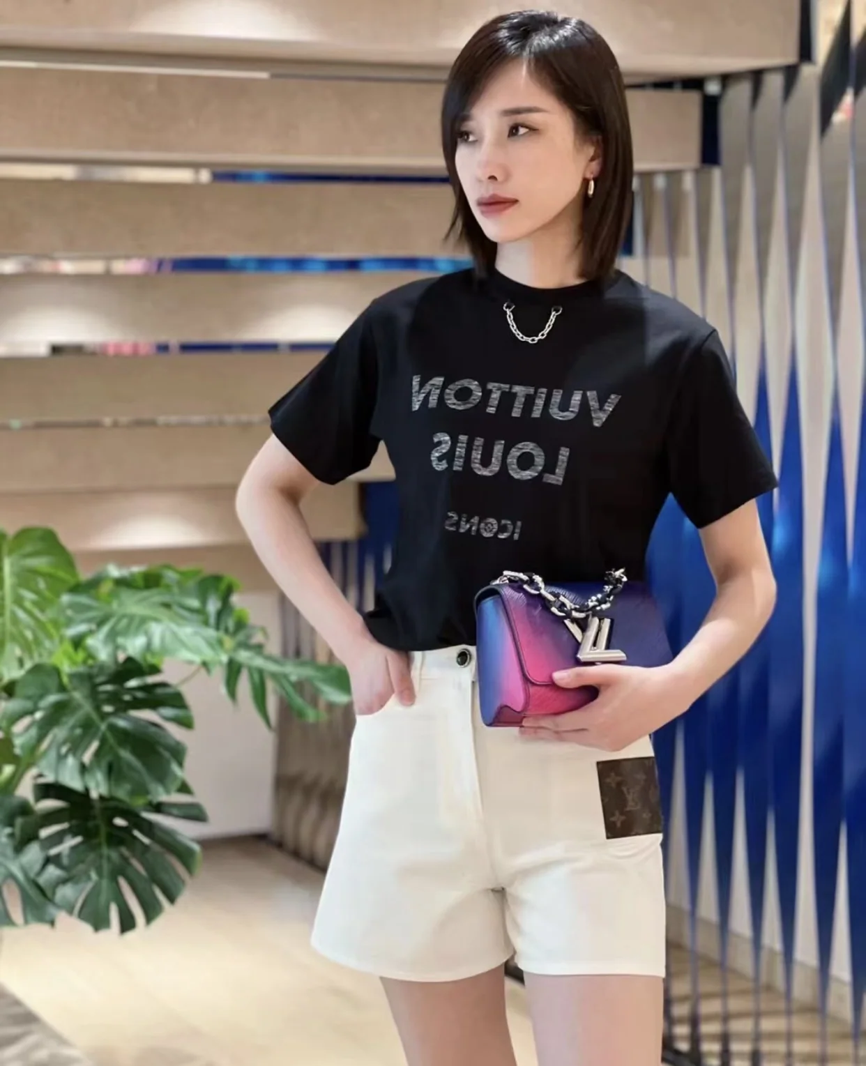 루이비통 여성 프린트 코튼 반팔 티셔츠 상세 이미지 5
