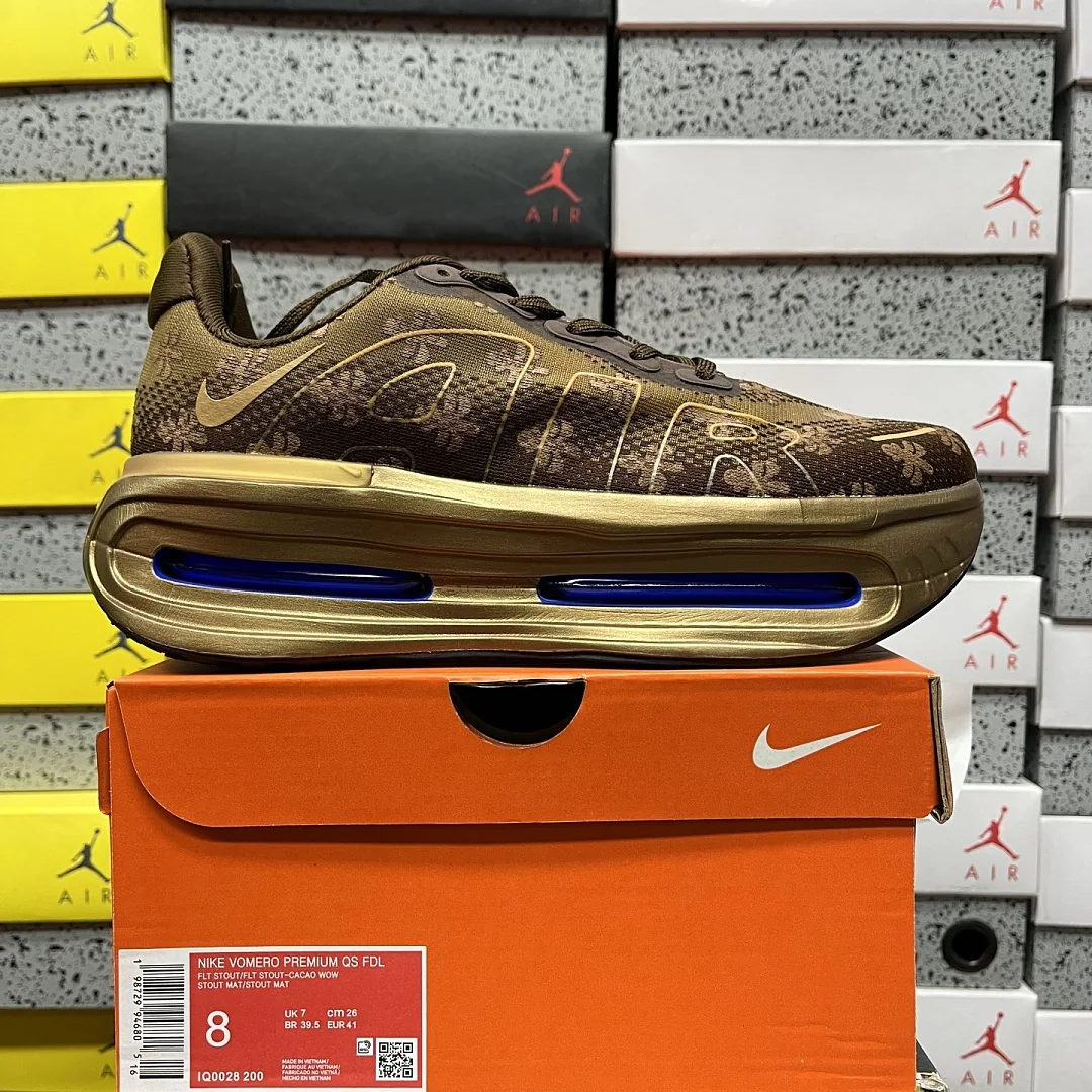 나이키 [CG] 보메로 프리미엄 IQ0028-200 202007 Nike Vomero Premium Flat Stout