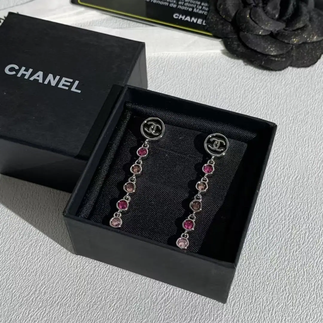 샤넬 꼬임 메탈 더블 C 스터드 귀걸이 상세 이미지 4