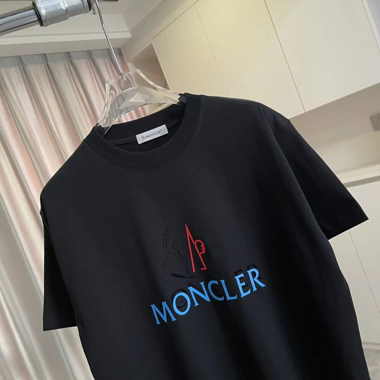 몽클레어 퍼스널라이즈 로고 플로키 반팔 티셔츠 상세 이미지 3