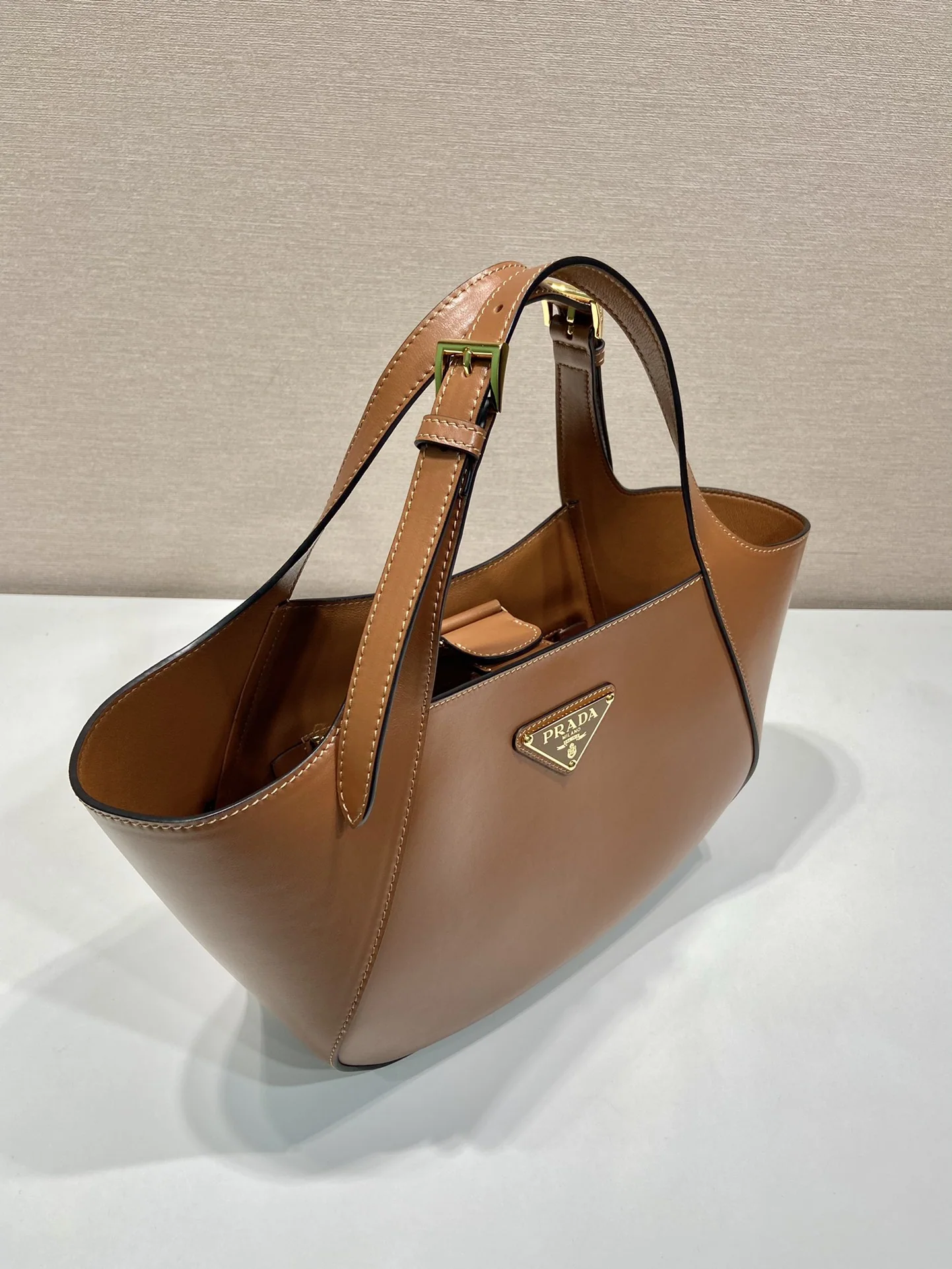 프라다 가죽 지갑 상세 이미지 3