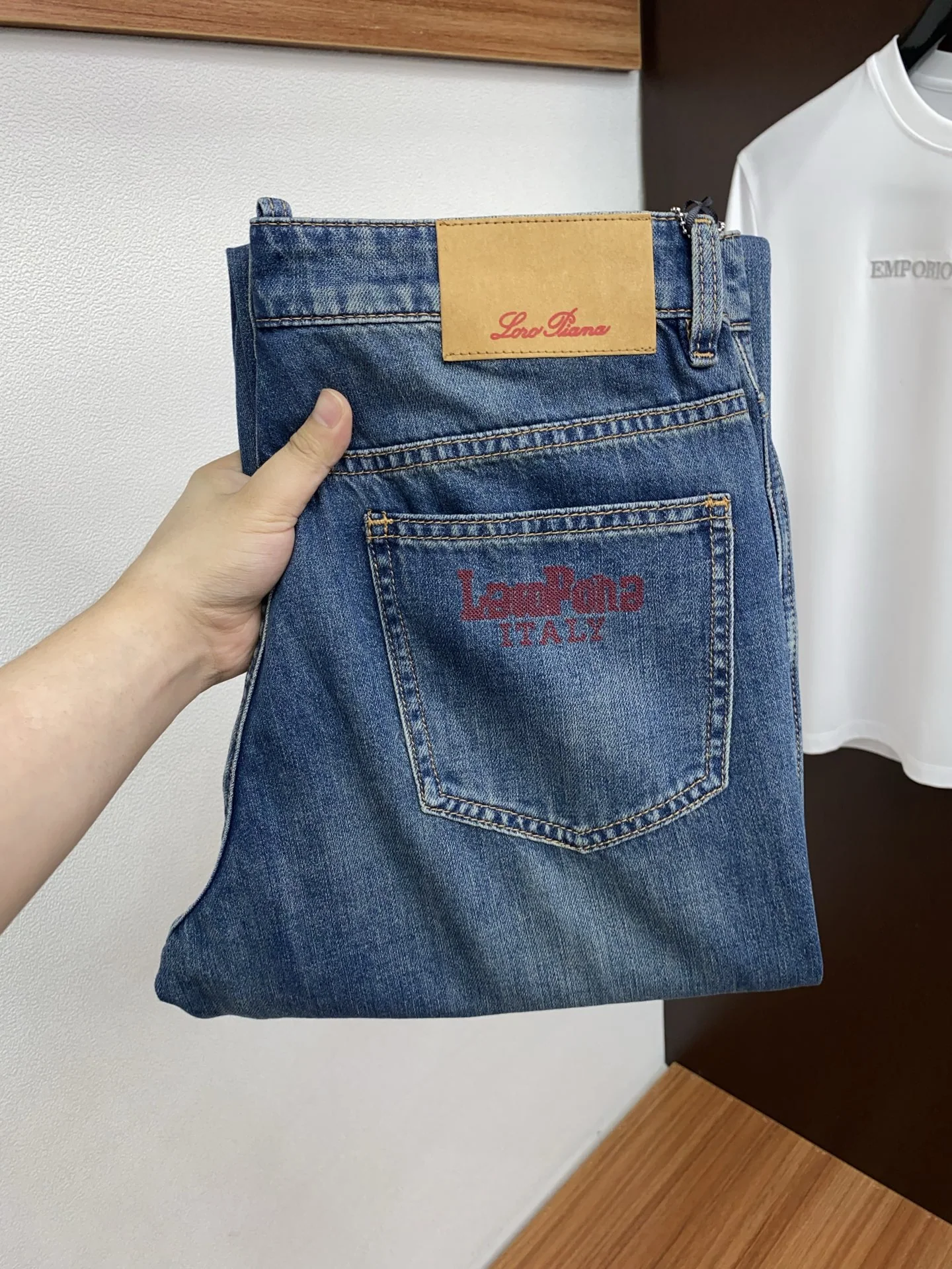 로로피아나 고탄력 워싱 데님 청바지 상세 이미지 1