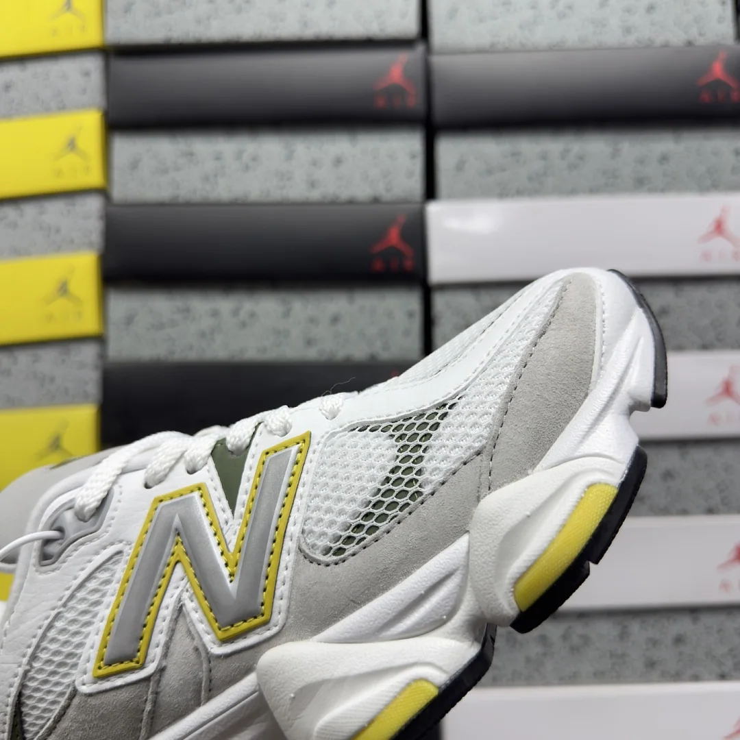 뉴발란스 [C] 9060 U906089D 202266 New Balance 9060 White Apollo Gold 상세 이미지 5