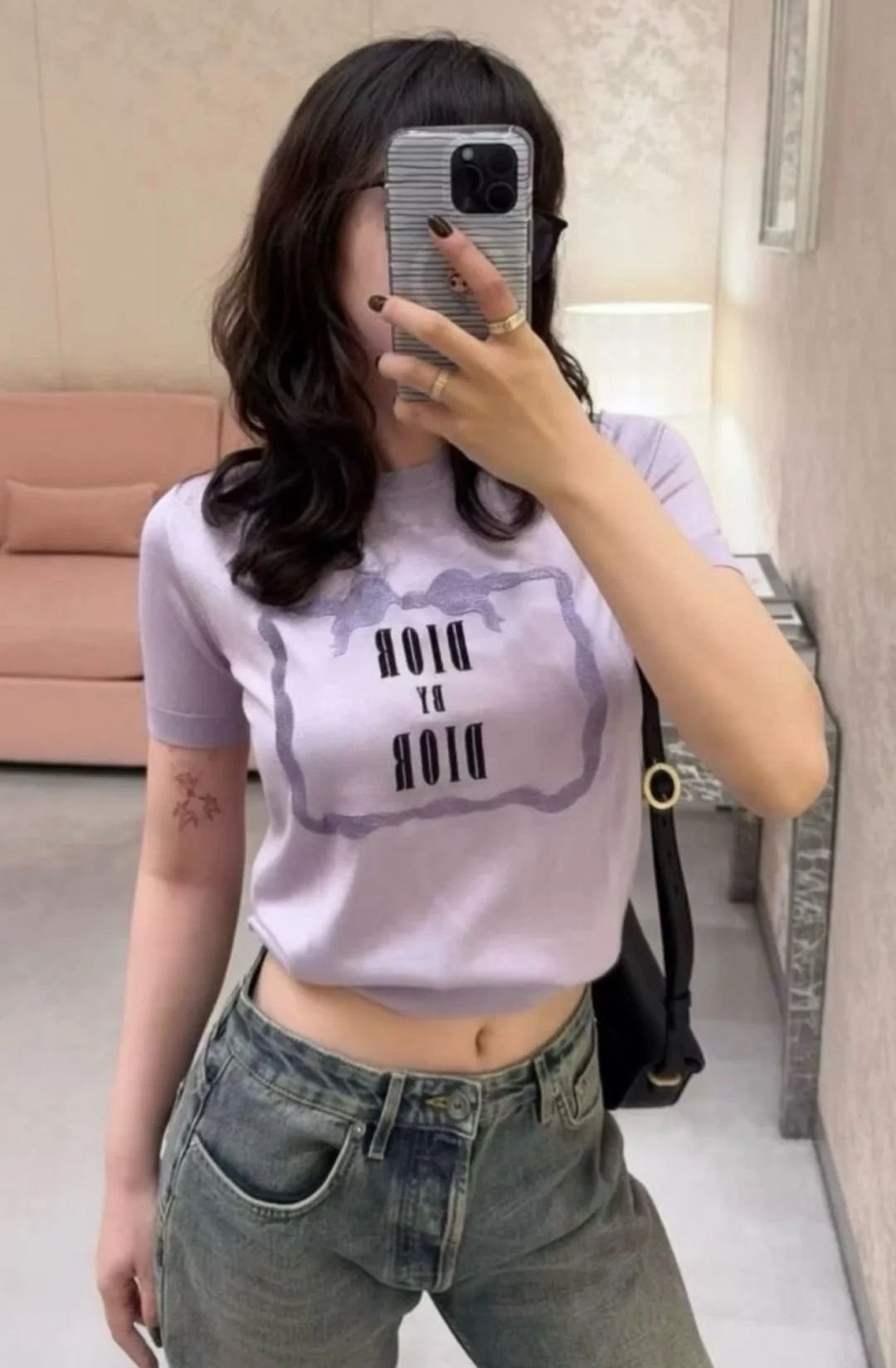 디올 퍼플 자수 크루넥 니트 반팔 탑 상세 이미지 5