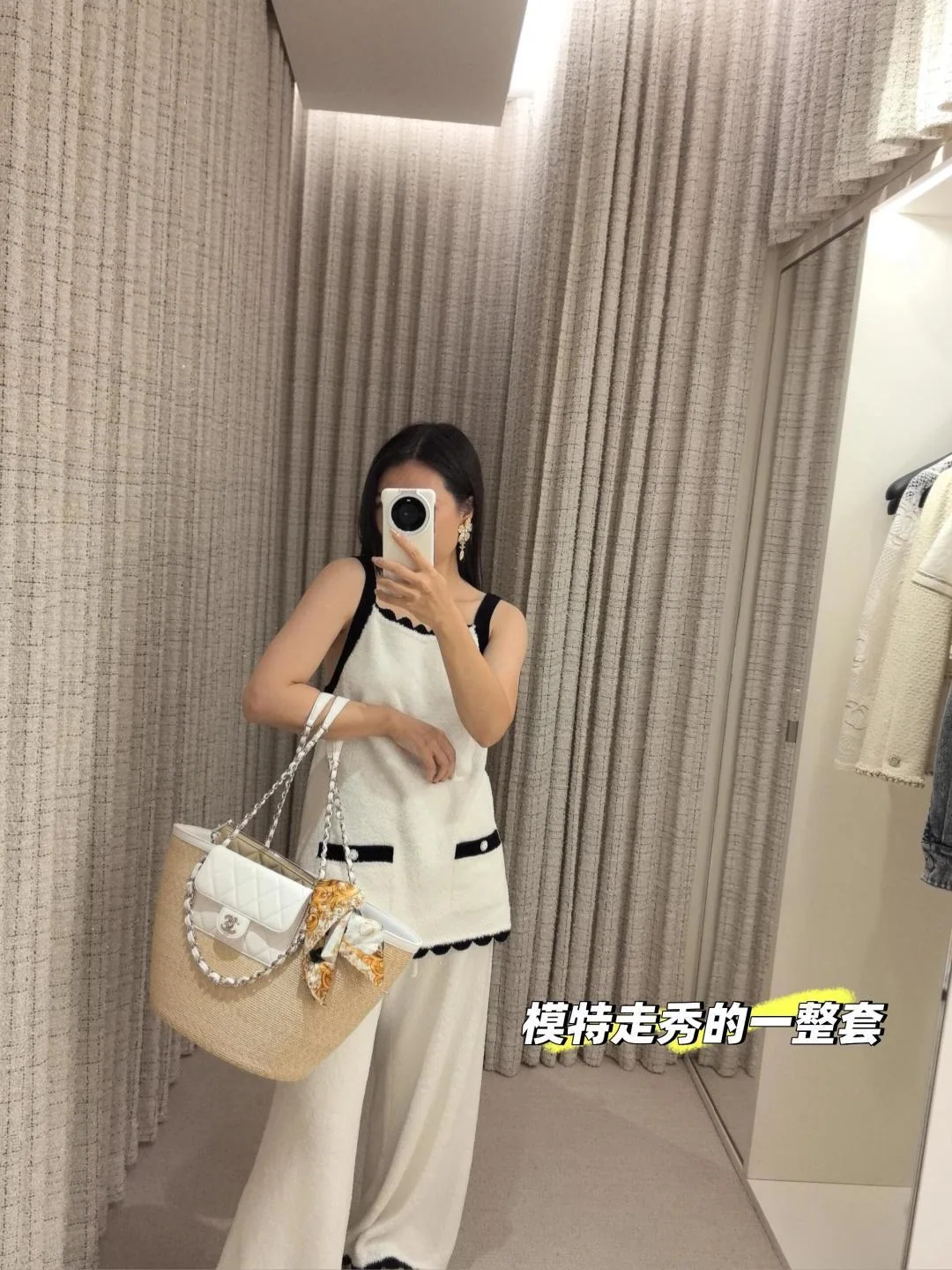 샤넬 26 C 라인스톤 더블 C 위트 귀걸이 상세 이미지 2