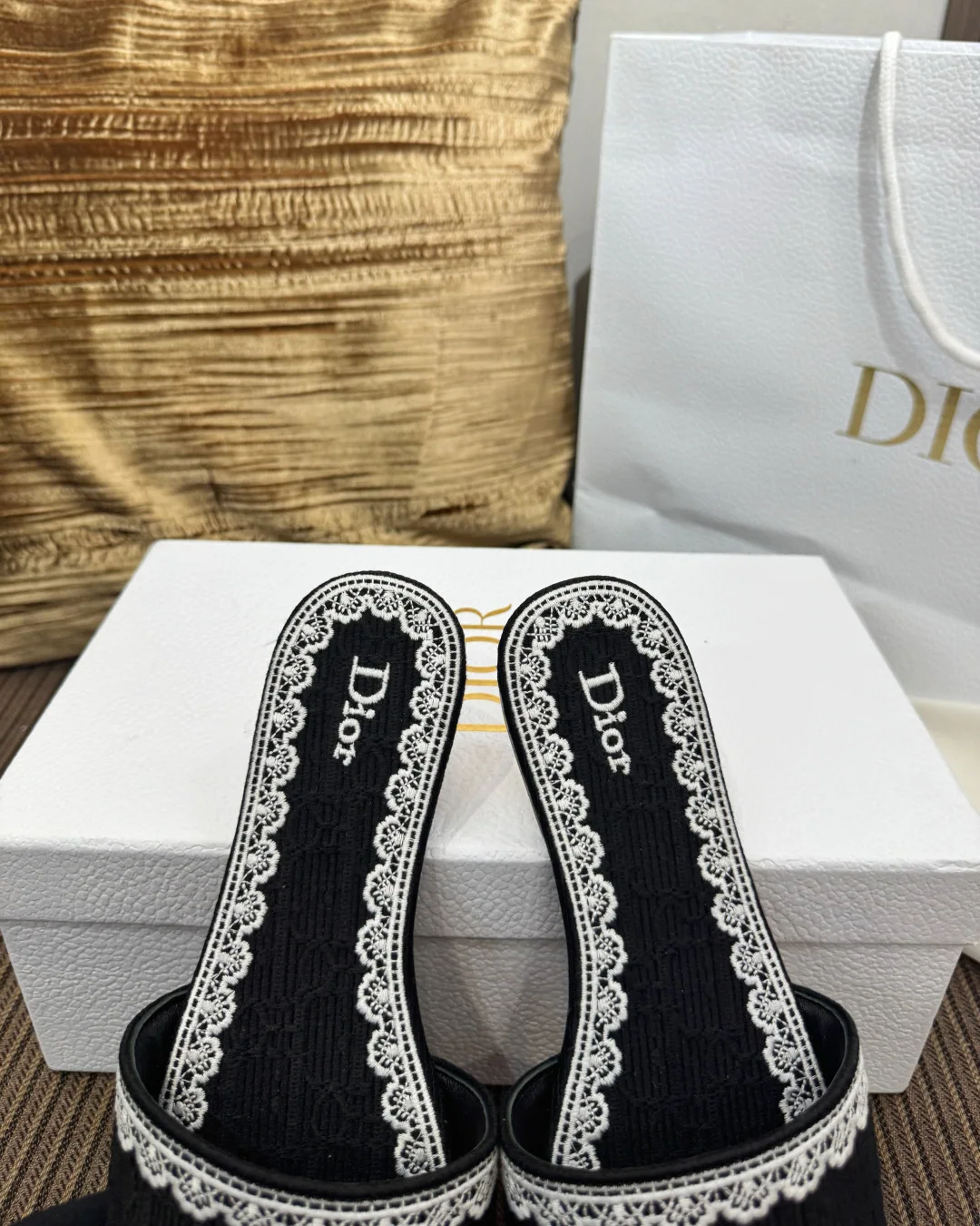 디올 자수 캔버스 슬리퍼 상세 이미지 8