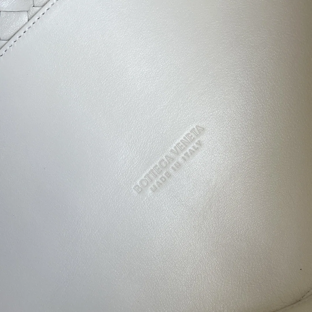 보테가베네타 안디아모 나파 가죽 핸드백 743575 4582 상세 이미지 9