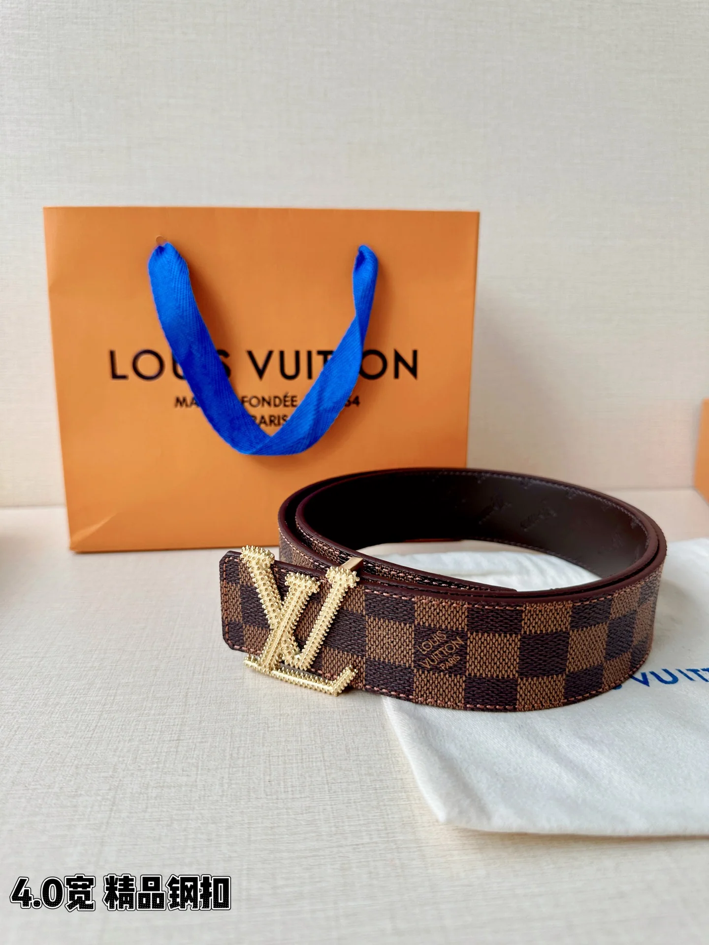루이비통 LV 이니셜 스터드 리버시블 가죽 벨트 상세 이미지 8