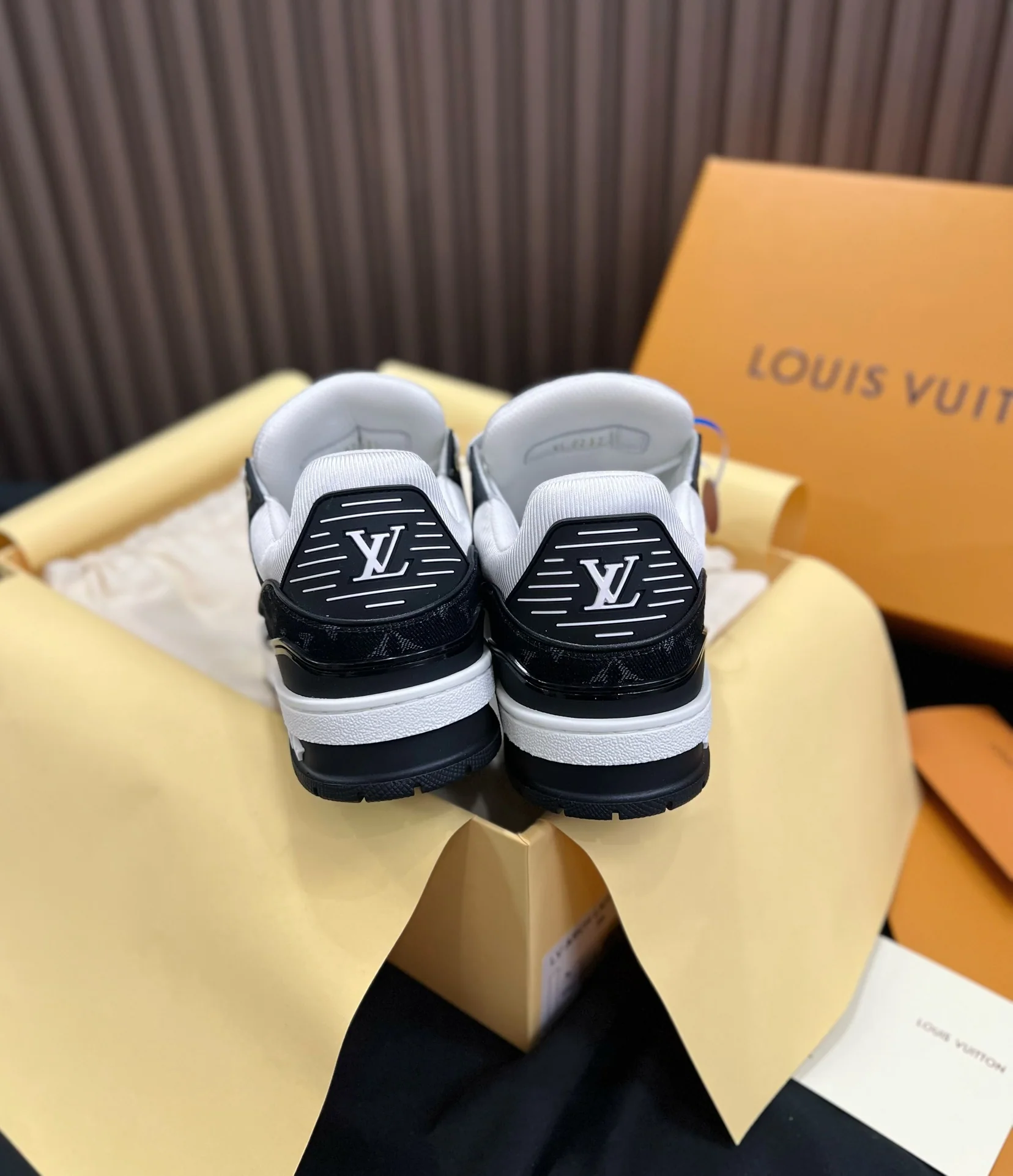 루이비통 LV 트레이너 스니커즈 가죽 상세 이미지 9