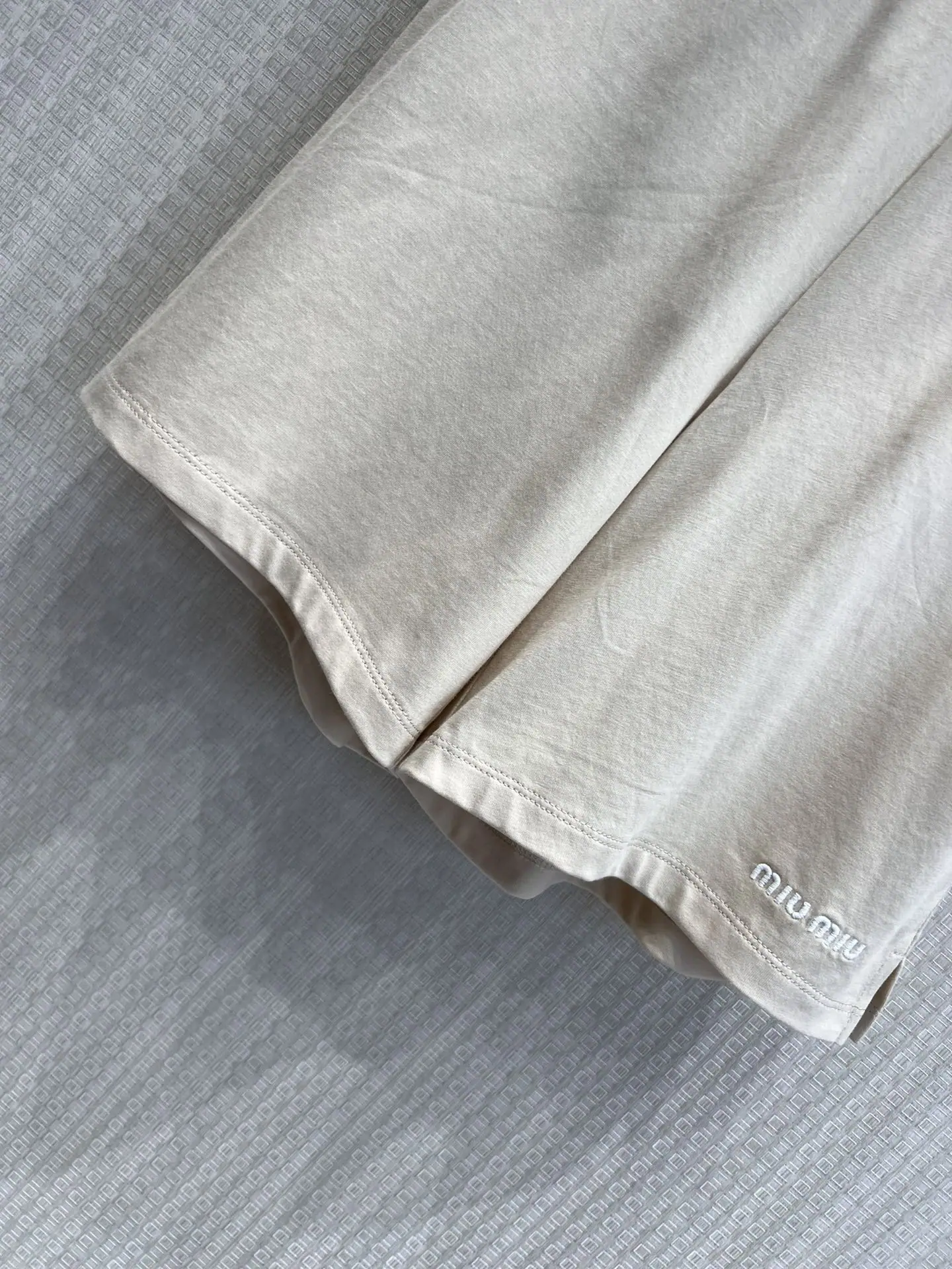 미우미우 코튼 폴로셔츠와 반바지 세트 26 SS 상세 이미지 6