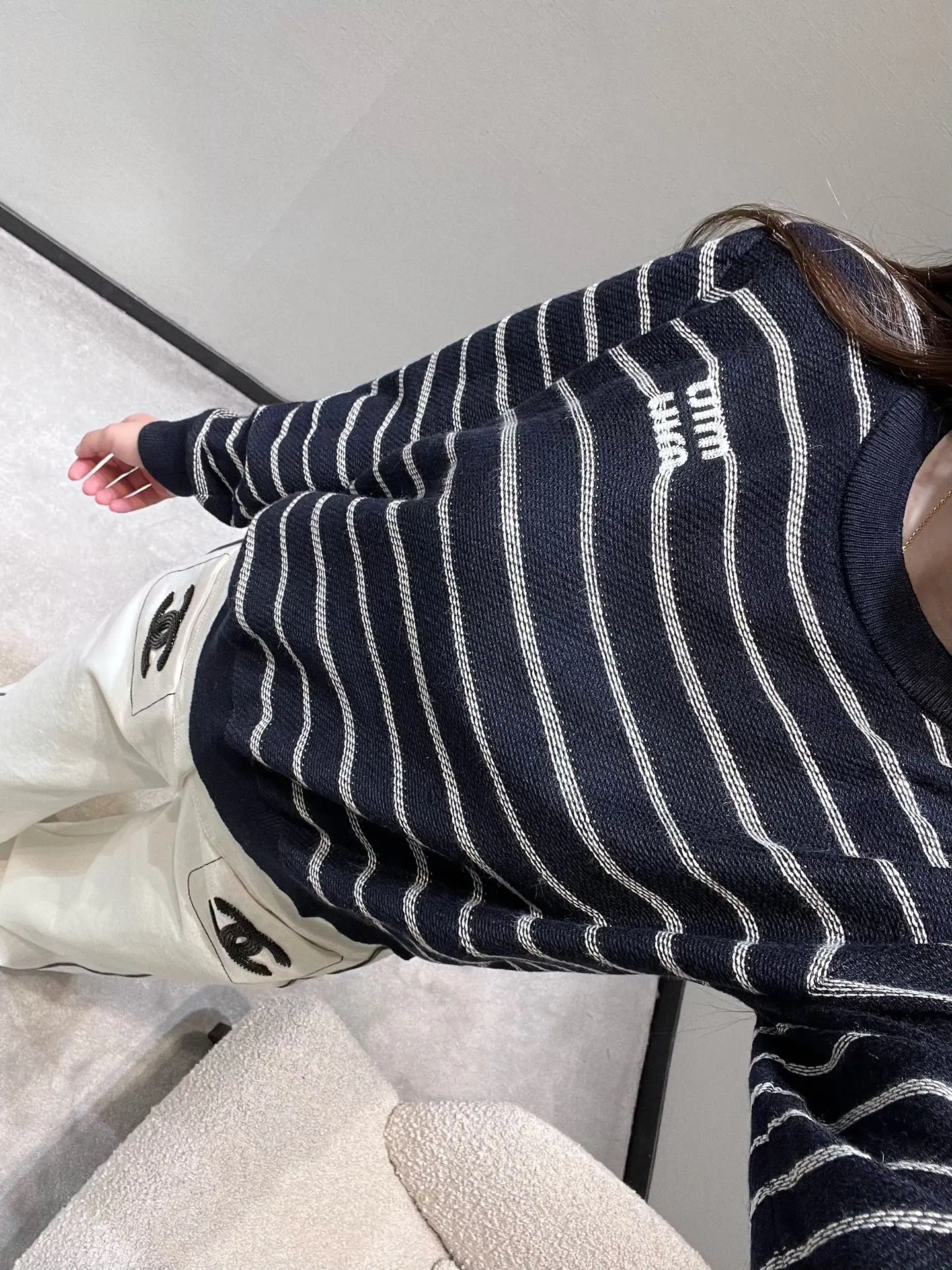 미우미우 26 SS 여성 니트 97285 Miu Miu Knit 상세 이미지 5