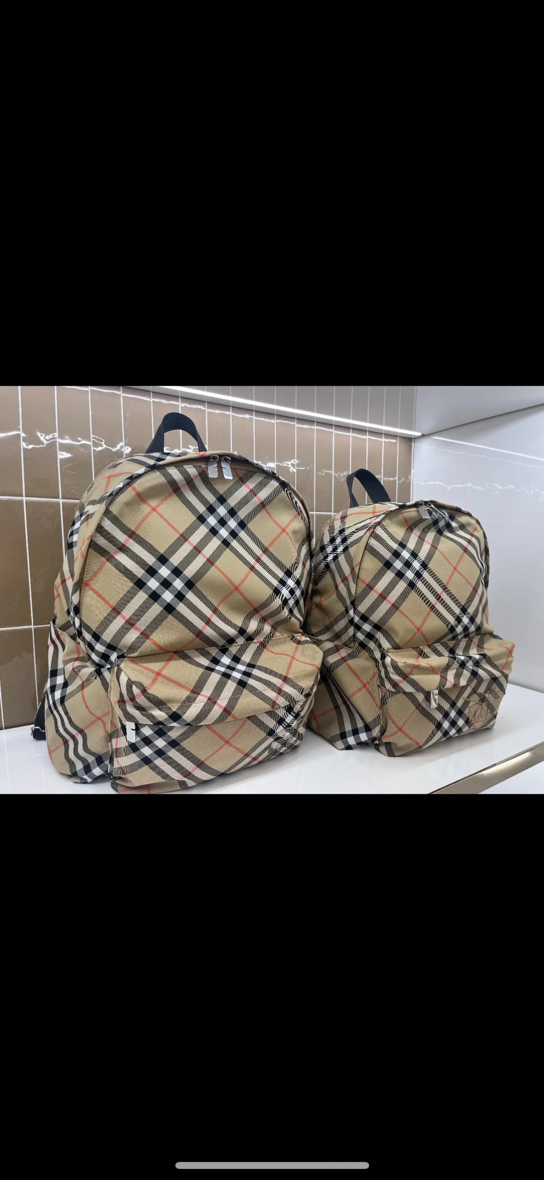 버버리 스몰 체크 패턴 포켓 가방 상세 이미지 2