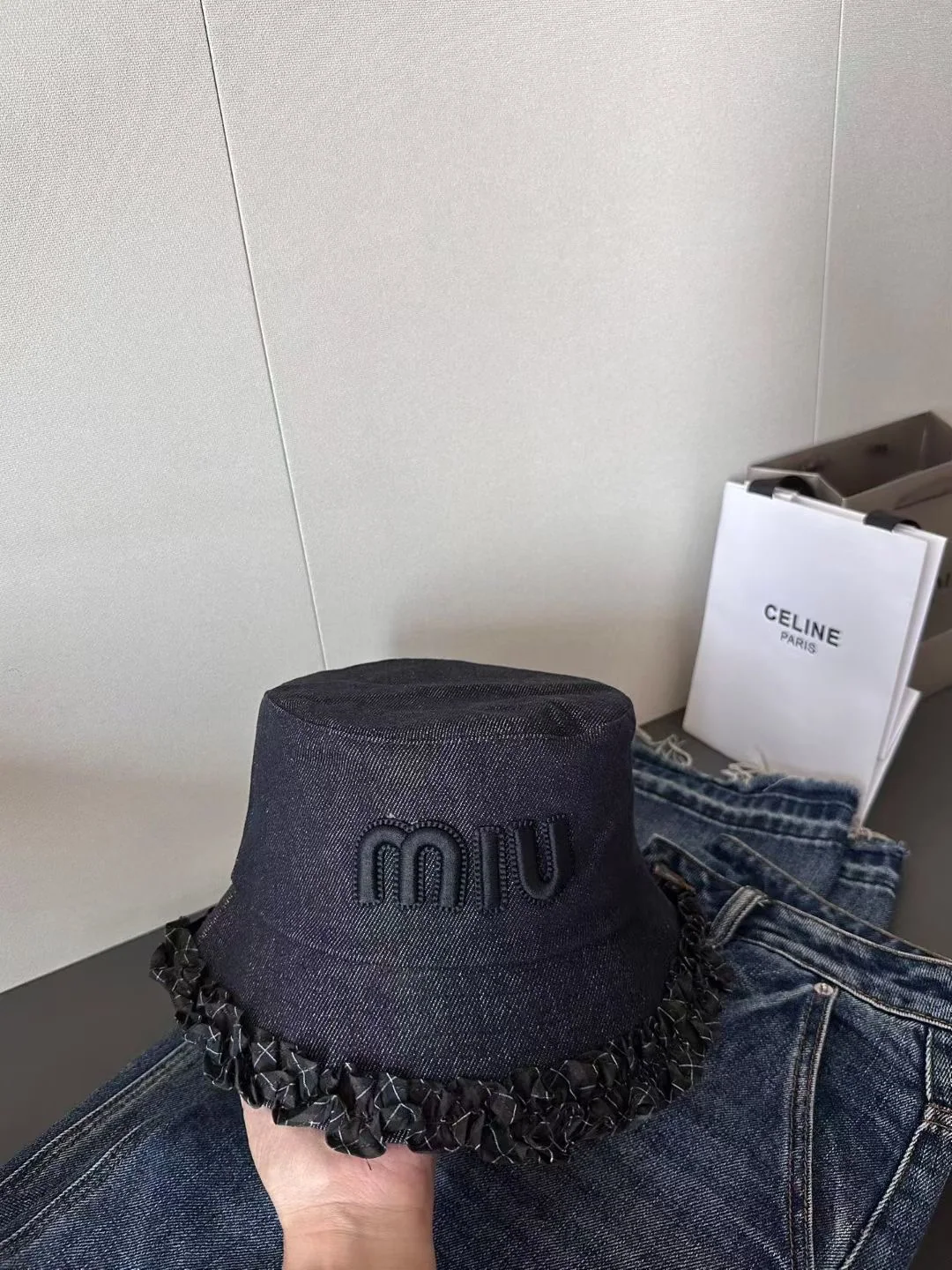 미우미우 데님 레이스 버킷햇 상세 이미지 8