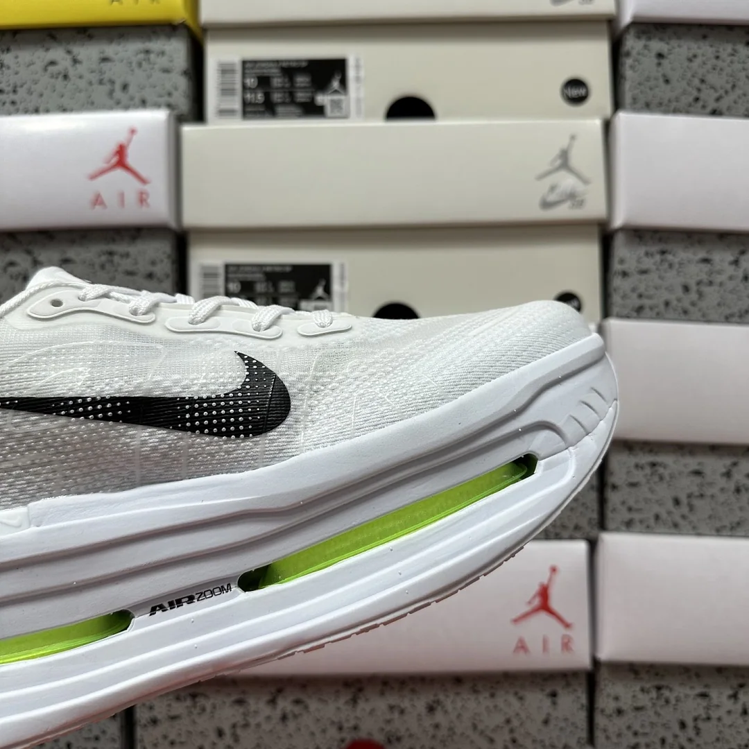 나이키 [5A] 보메로 프리미엄 화이트 블랙 HQ2050-300 201643 Nike Vomero Premium 상세 이미지 6