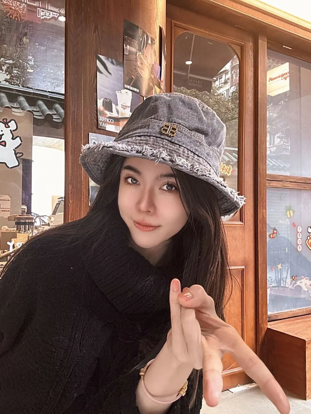 발렌시아가 워시드 데님 버킷햇 상세 이미지 1