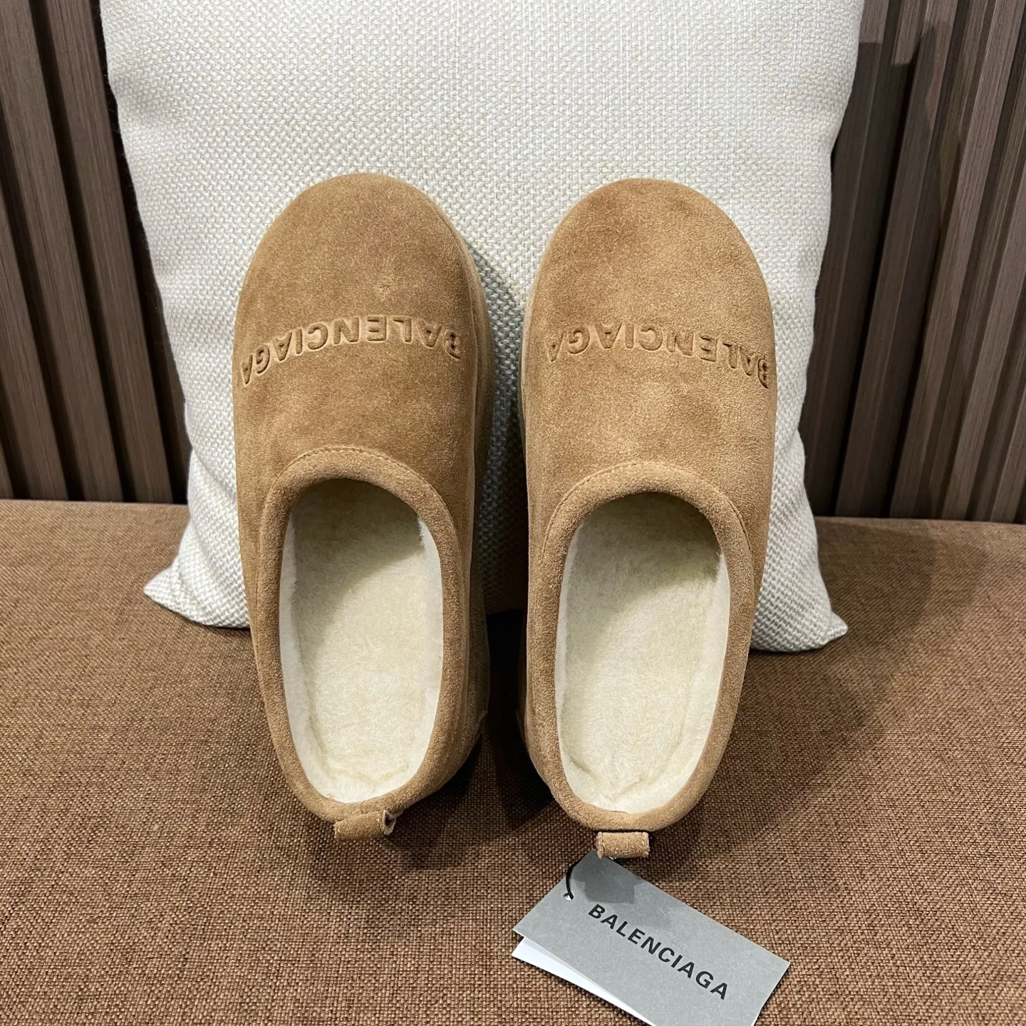 발렌시아가 샌들 스웨이드 플랫폼 187630