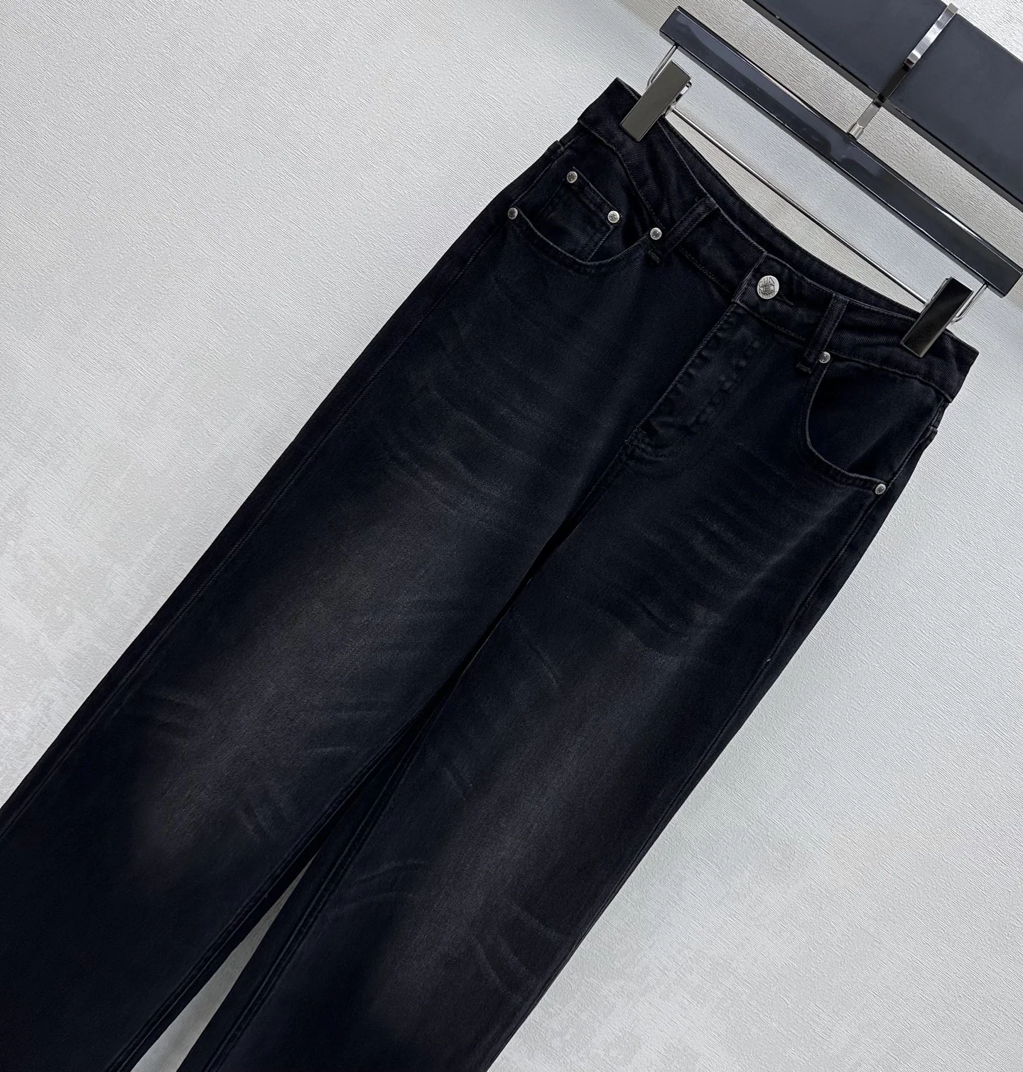 샤넬 플리츠 데미지 로고 코튼 데님 바지 상세 이미지 2
