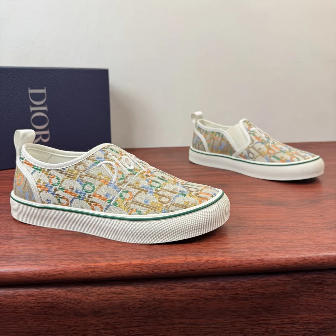 26SS 런웨이 자수 솔트윈드 캐주얼 로퍼 남성 슬립온 신발 154408 Dior Sneakers