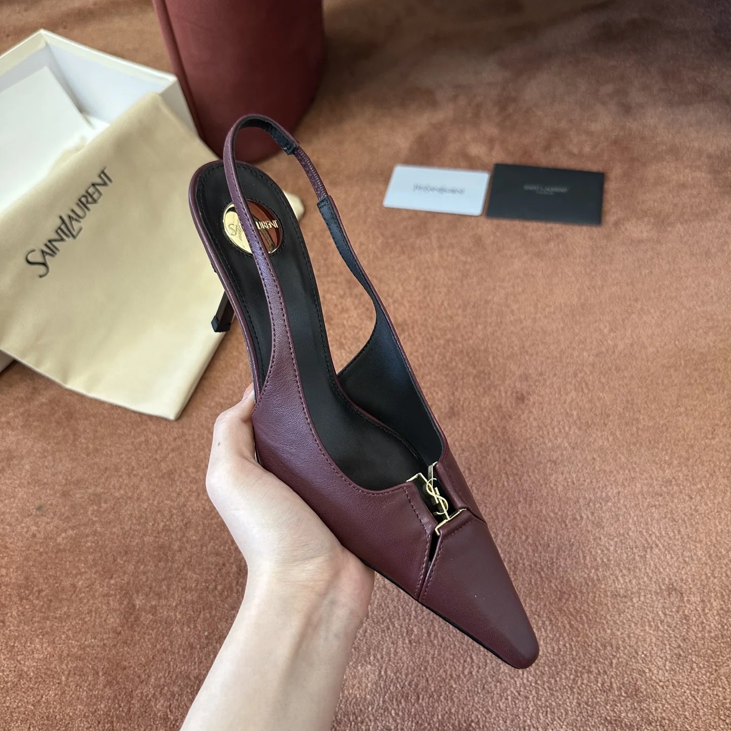 생로랑 금속 장식 뾰족 앞코 힐 상세 이미지 3
