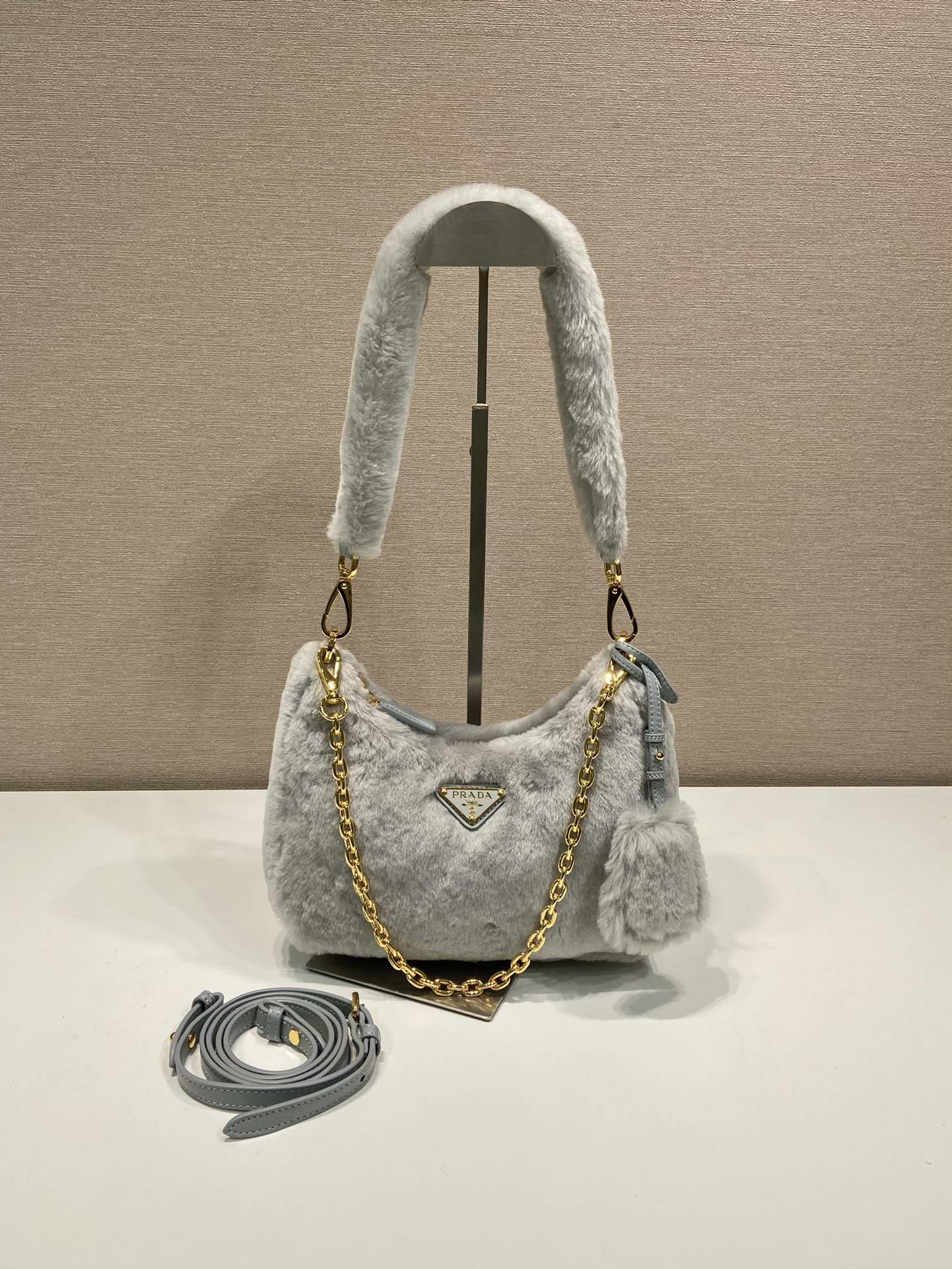 프라다 고트 퍼 호보백 1BC204 67627