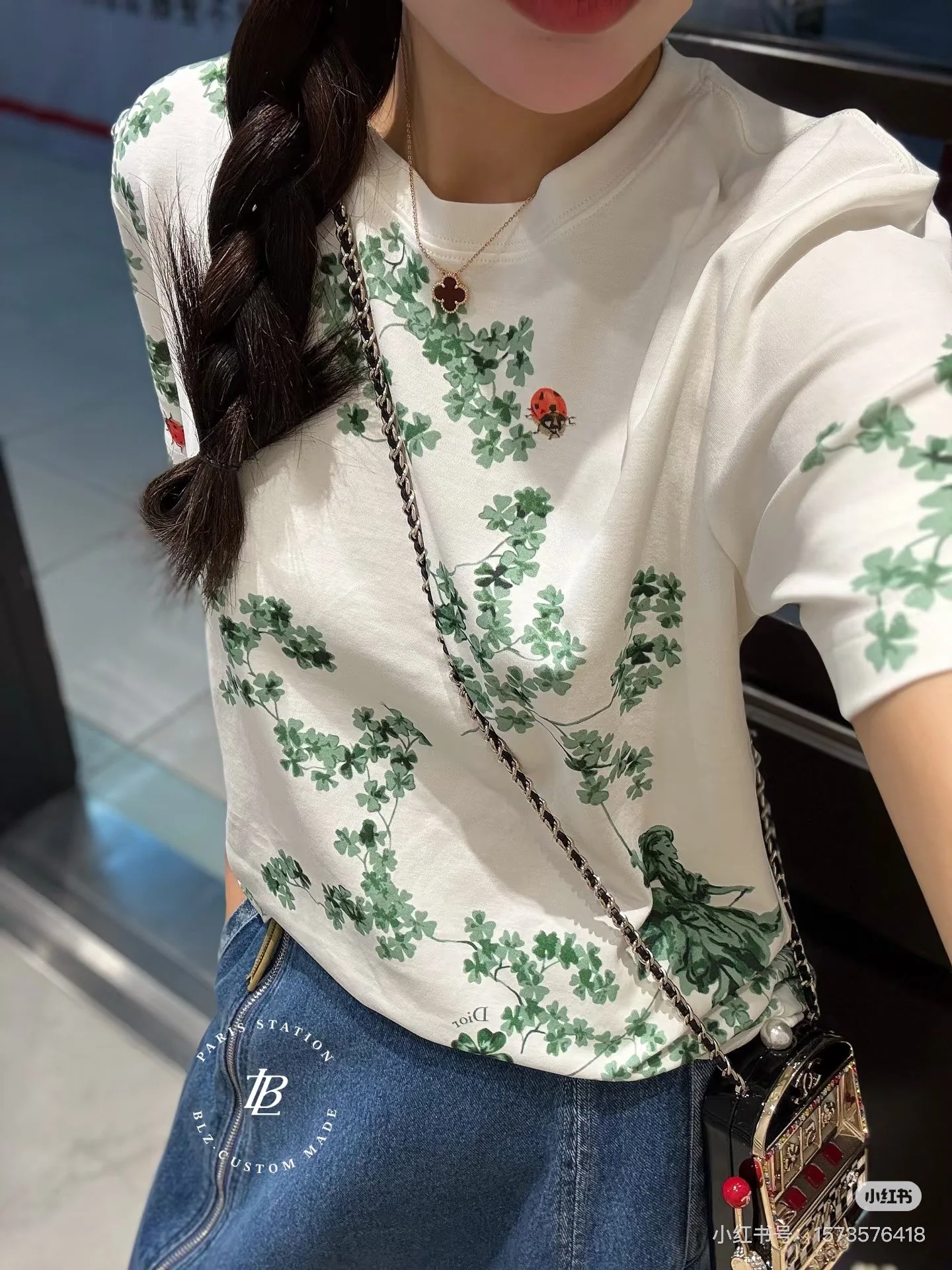 디올 꽃무늬 여성 반팔 티셔츠 상세 이미지 4