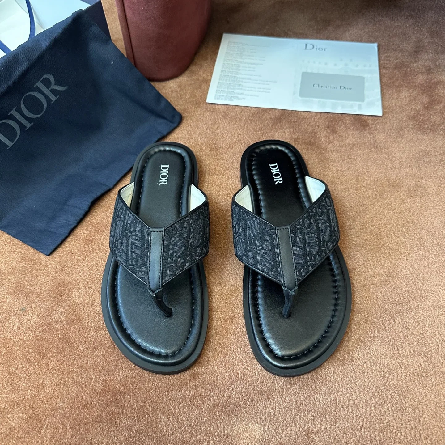 디올(Dior)의 알리아스 통 샌들 슬리퍼 144029