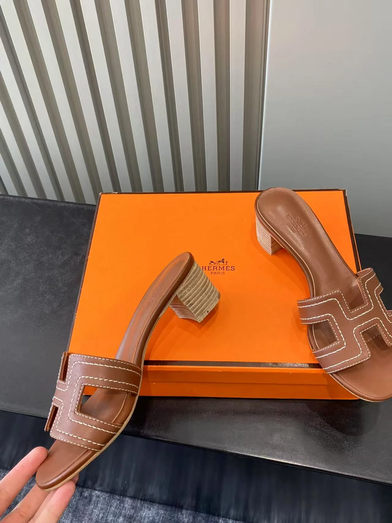 에르메스 청키 힐 태슬 샌들 상세 이미지 3