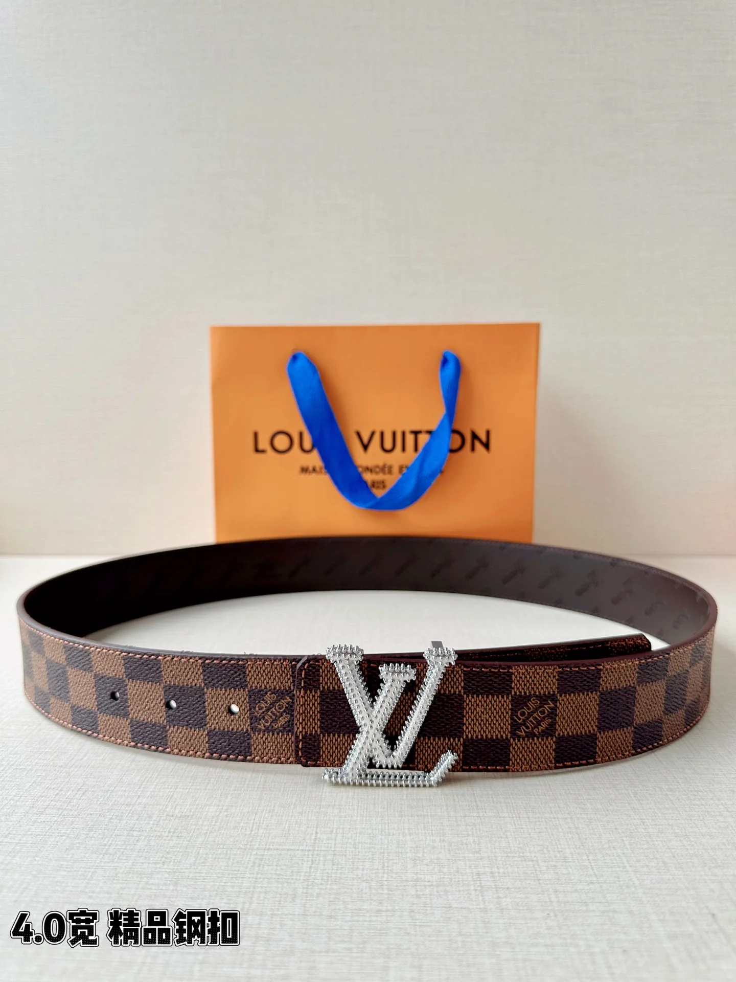 루이비통 LV 이니셜 스터드 리버시블 가죽 벨트 상세 이미지 1