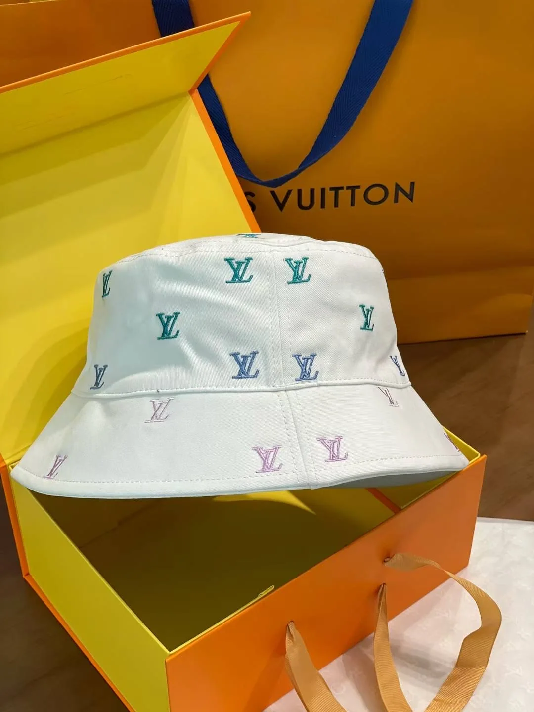 루이비통 LV 블라종 데님 리버서블 버킷햇 상세 이미지 5