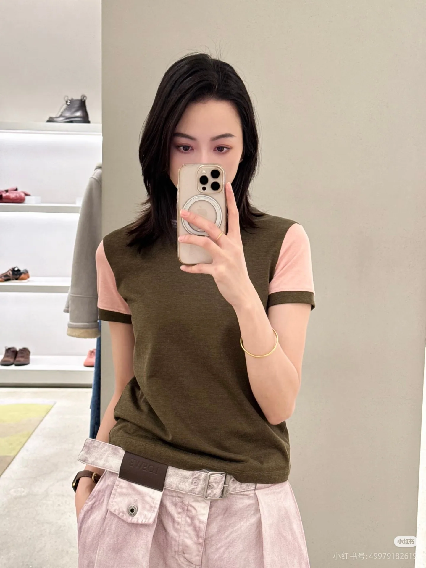 로에베 올리브그린 컬러 블록 반팔 티셔츠 상세 이미지 2
