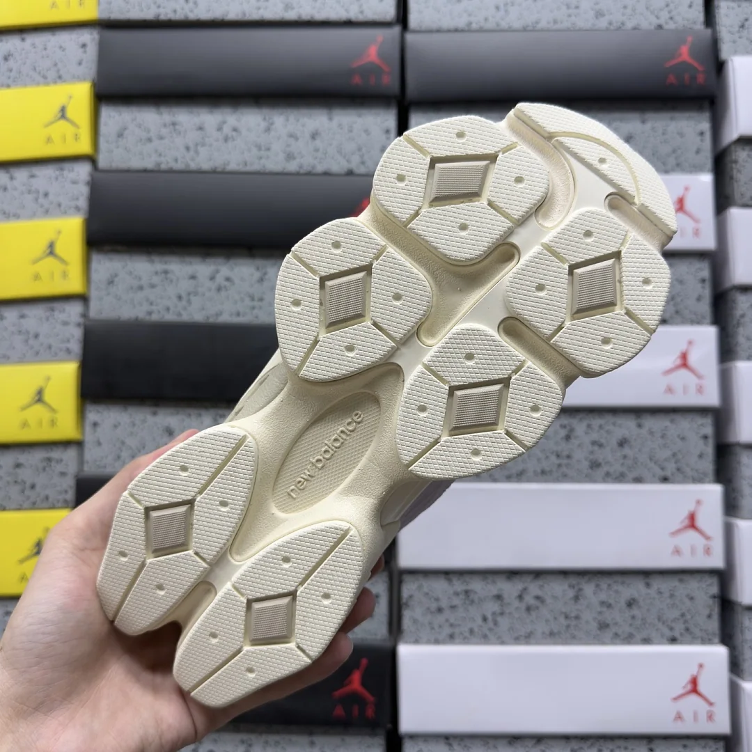 뉴발란스 [C] 9060 U90607O1 202254 New Balance 9060 상세 이미지 9