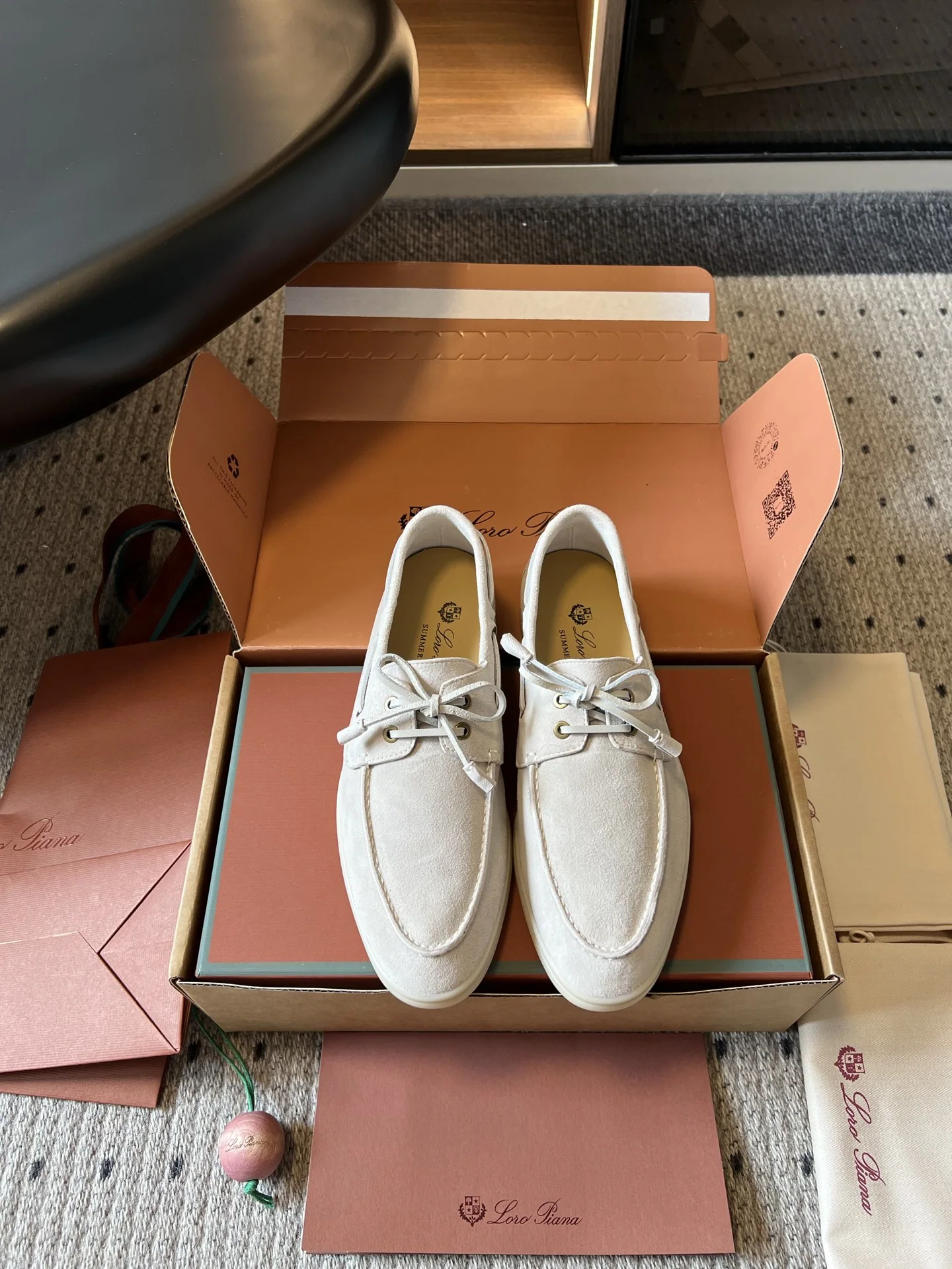 로로피아나 스웨이드 보트 로퍼 143698