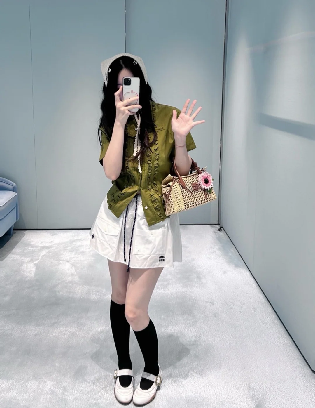 미우미우 프릴 레터 로고 크롭 반소매 셔츠 상세 이미지 3