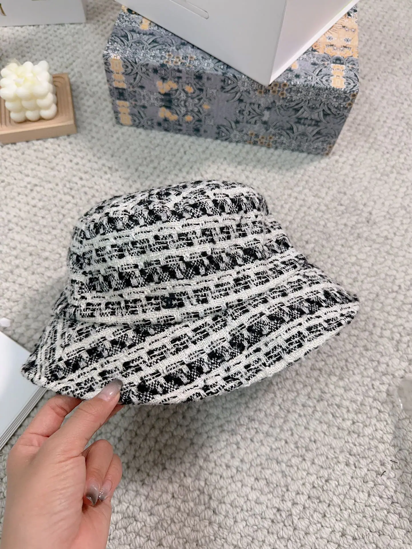 샤넬 트위드 버킷 햇 모자 상세 이미지 7