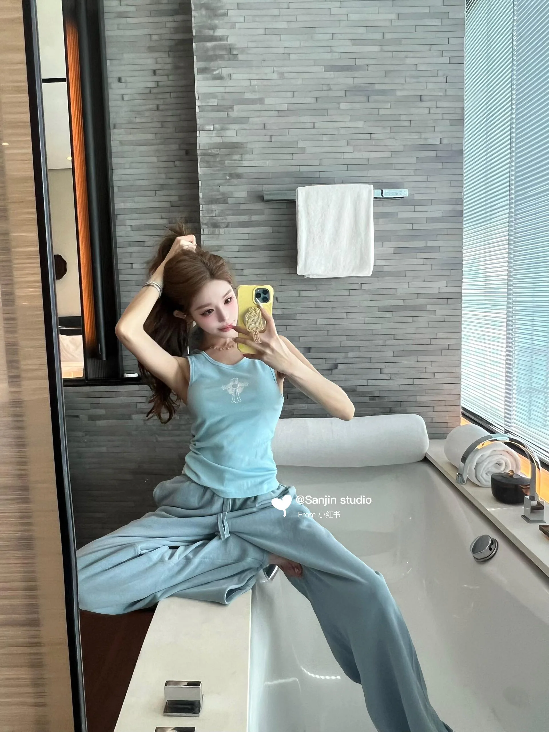 크롬하츠 블루 소드 크롭 반팔 티셔츠 상세 이미지 4