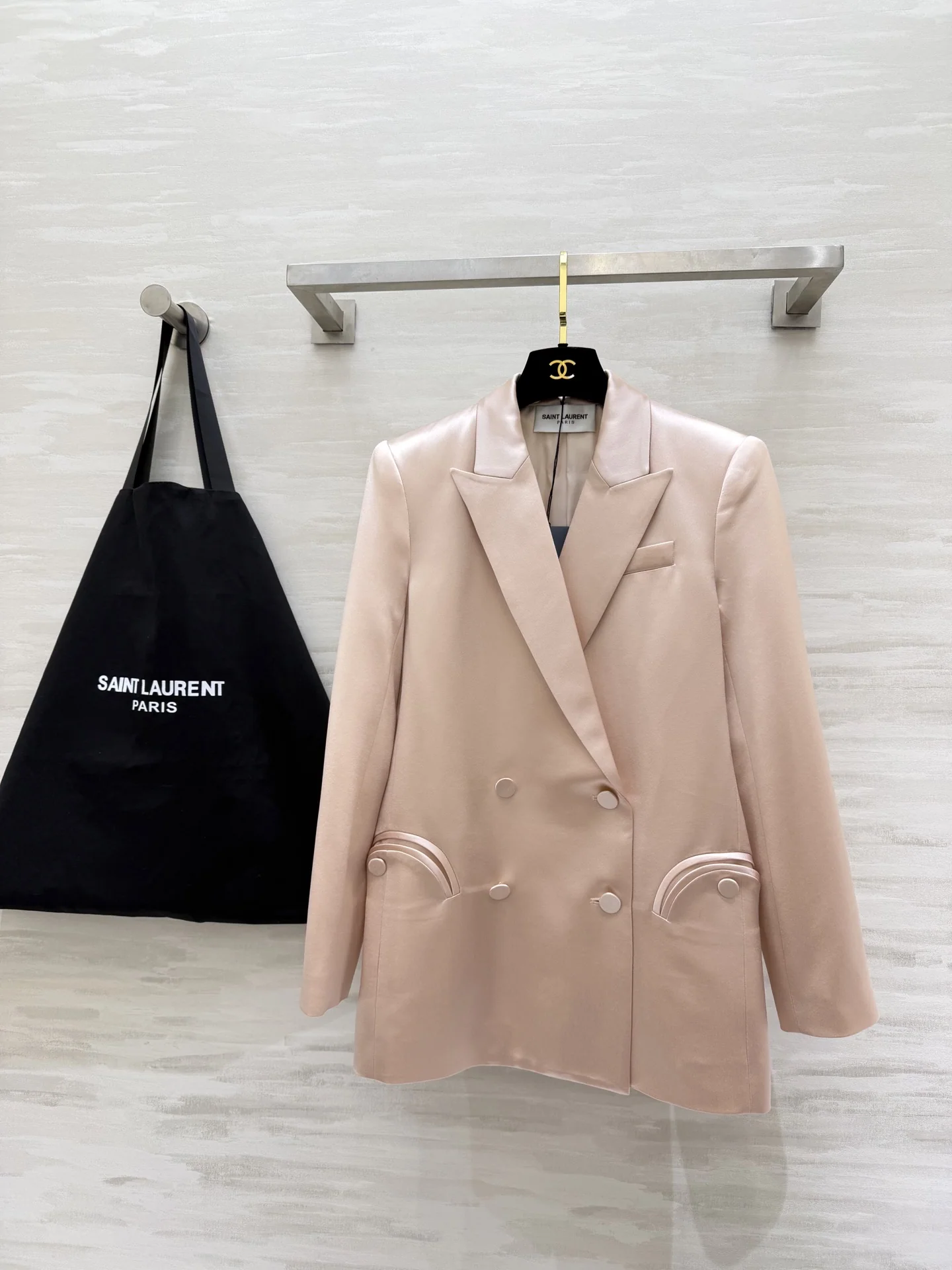 생로랑 새틴 더블브레스티드 여성 자켓 상세 이미지 1