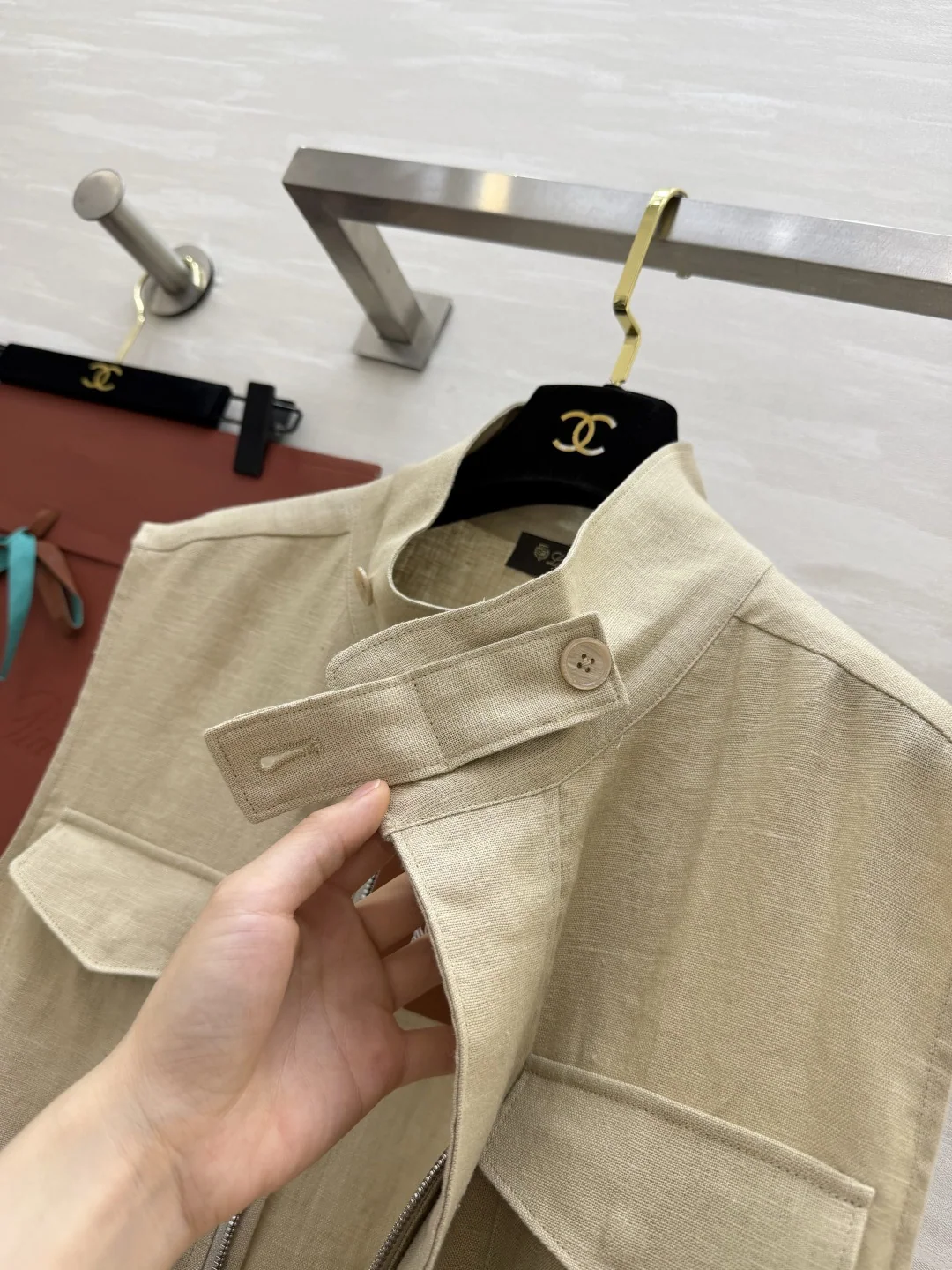 로로피아나 린넨 멀티포켓 베스트 여성의류 상세 이미지 6