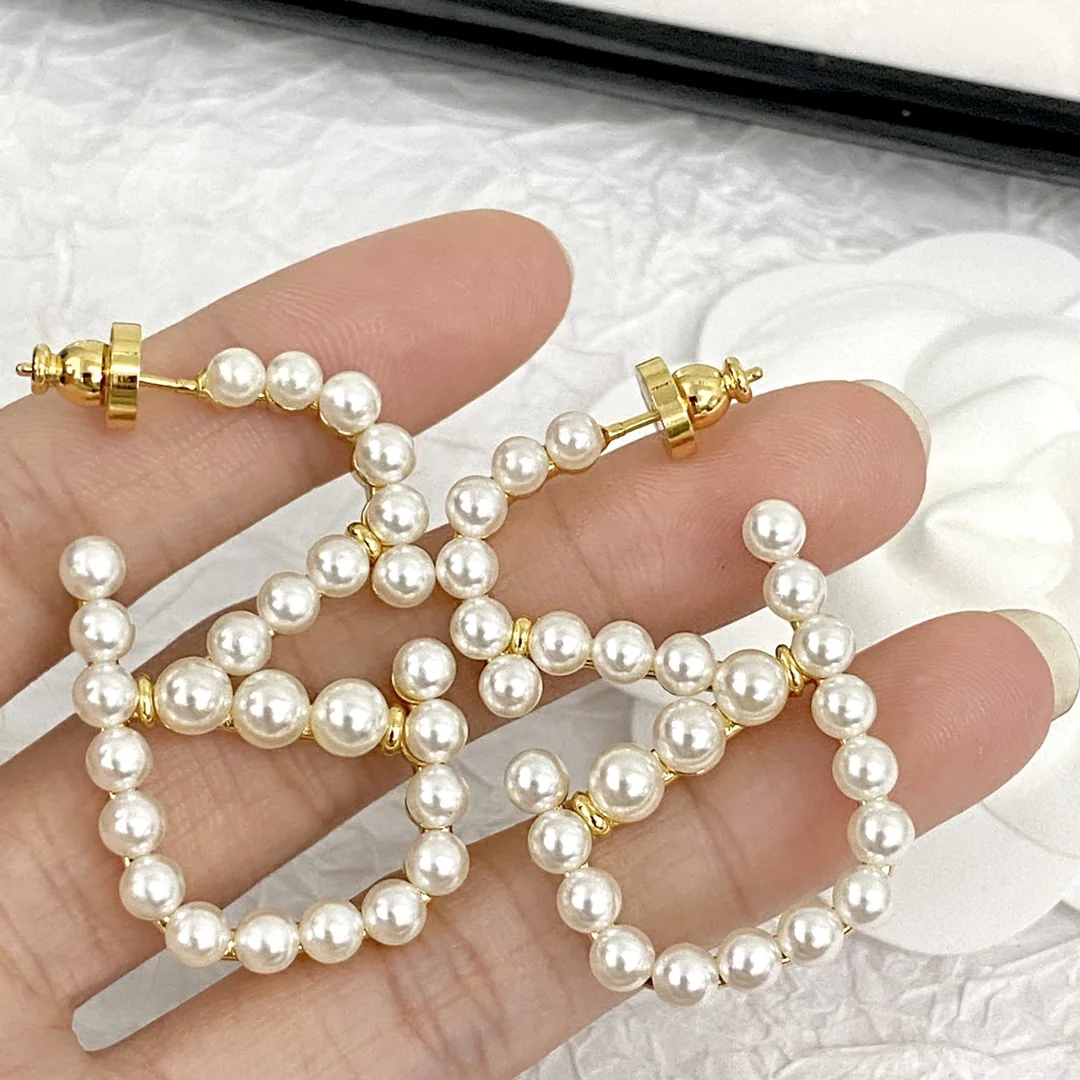 발렌티노 3D V자형 펄 귀걸이 상세 이미지 6