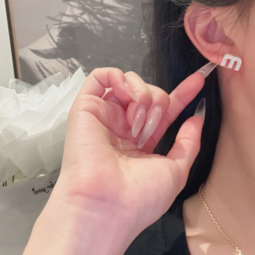 미우미우 귀걸이 상세 이미지 1
