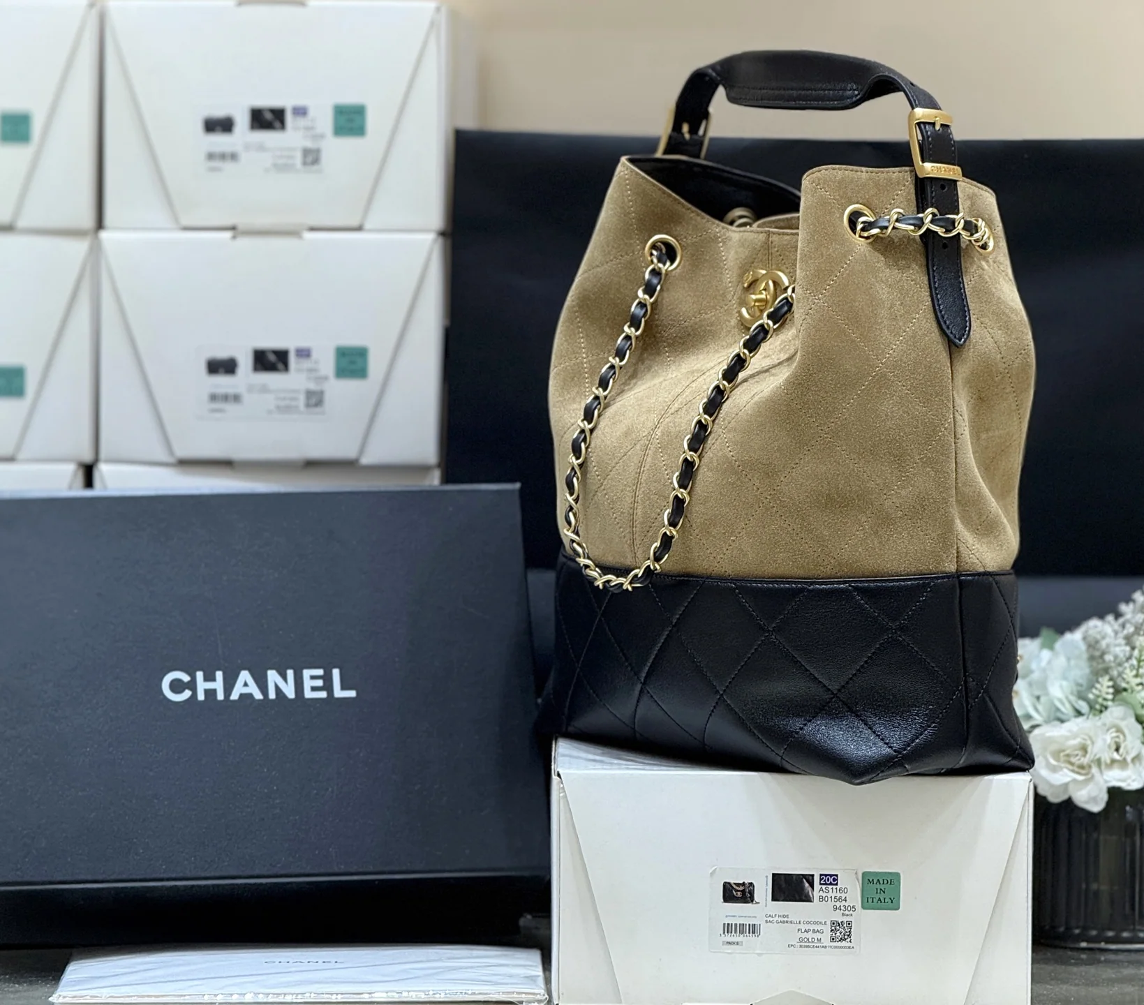 샤넬 25 A 스웨이드 컬러블록 버티컬 호보백 AS5636 상세 이미지 2