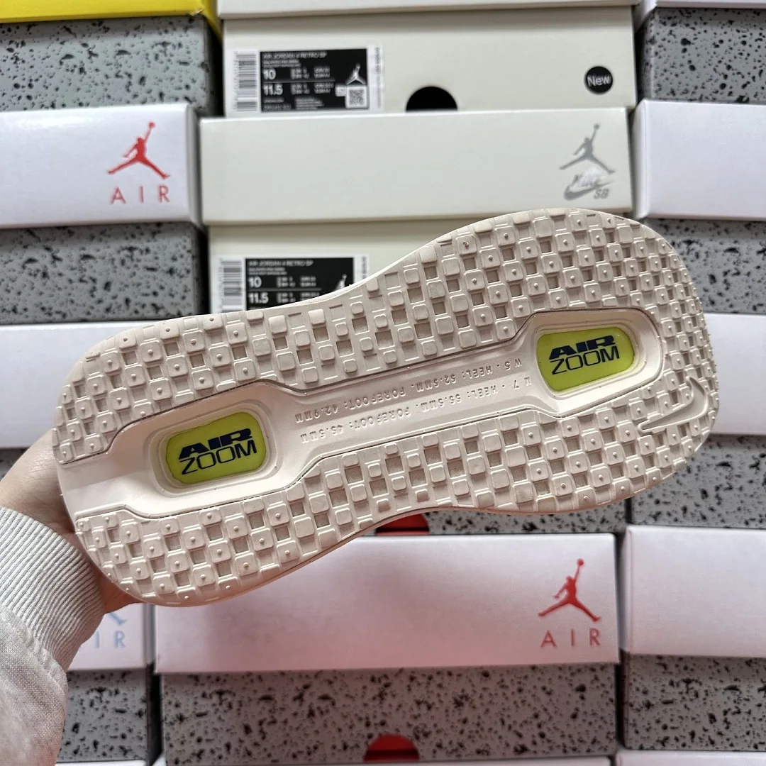 나이키 [5A] 보메로 프리미엄 옐로우 HQ2050-701 201637 Nike Vomero Premium Alabaster 상세 이미지 9